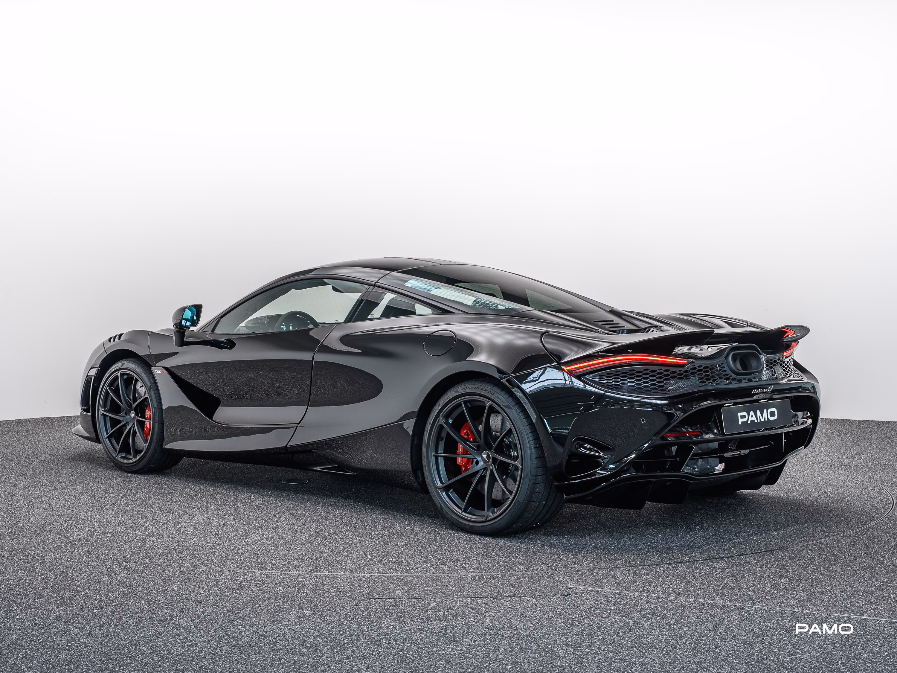 1067_McLaren_750s-5.jpg