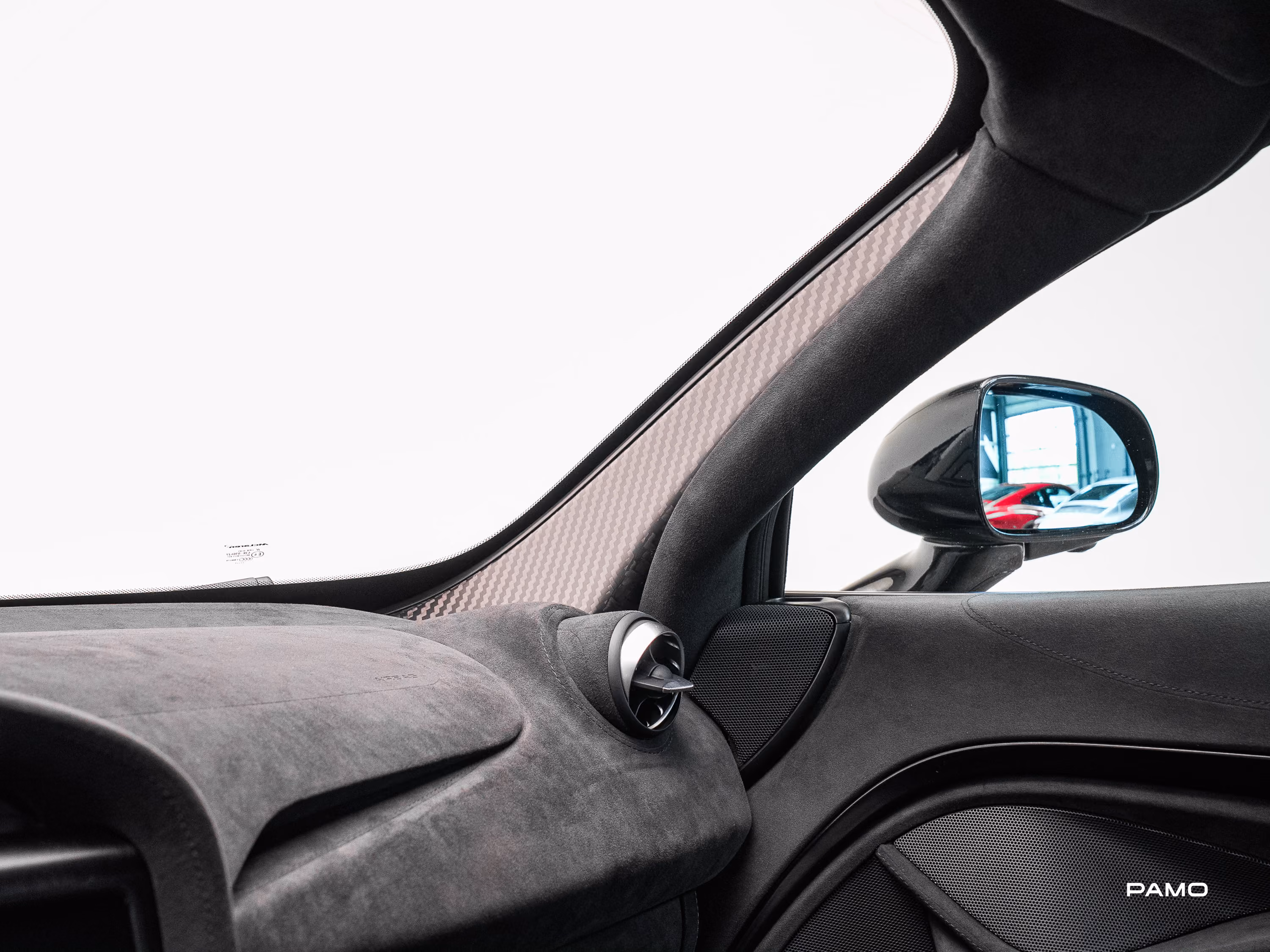 1067_McLaren_750s-31.jpg