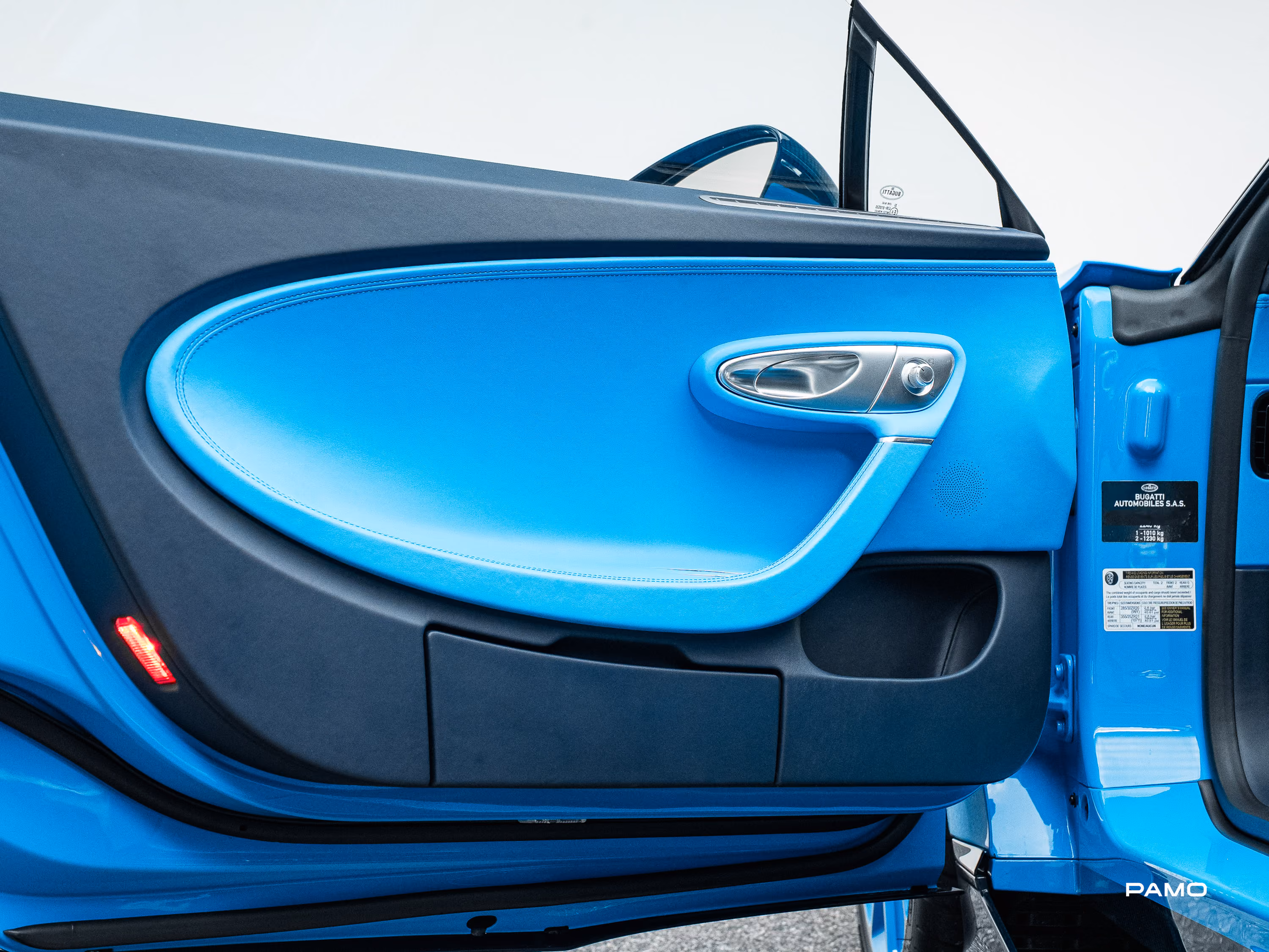 1567_Bugatti_Chiron_blue-23.jpg