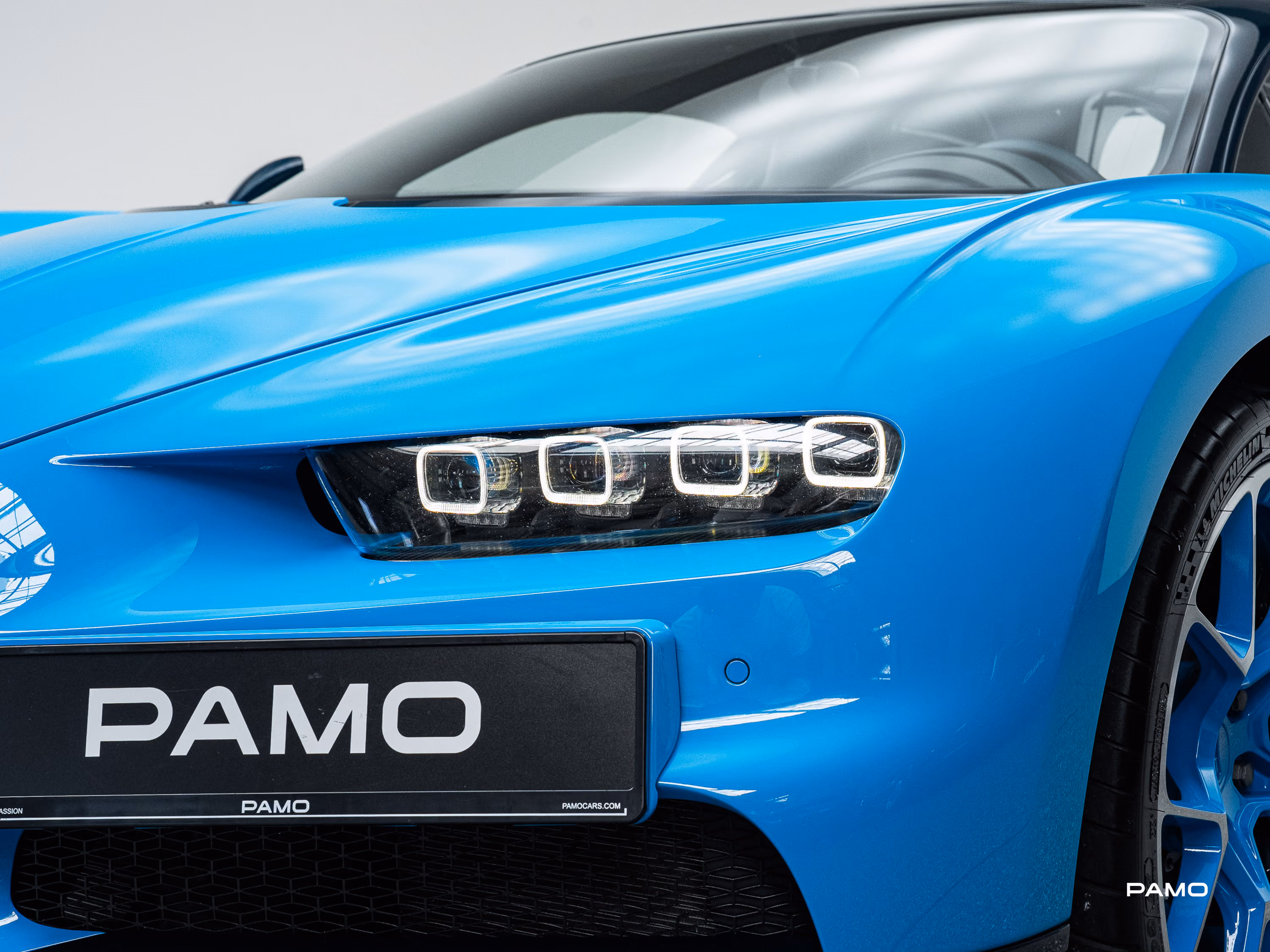 1567_Bugatti_Chiron_blue-9.jpg