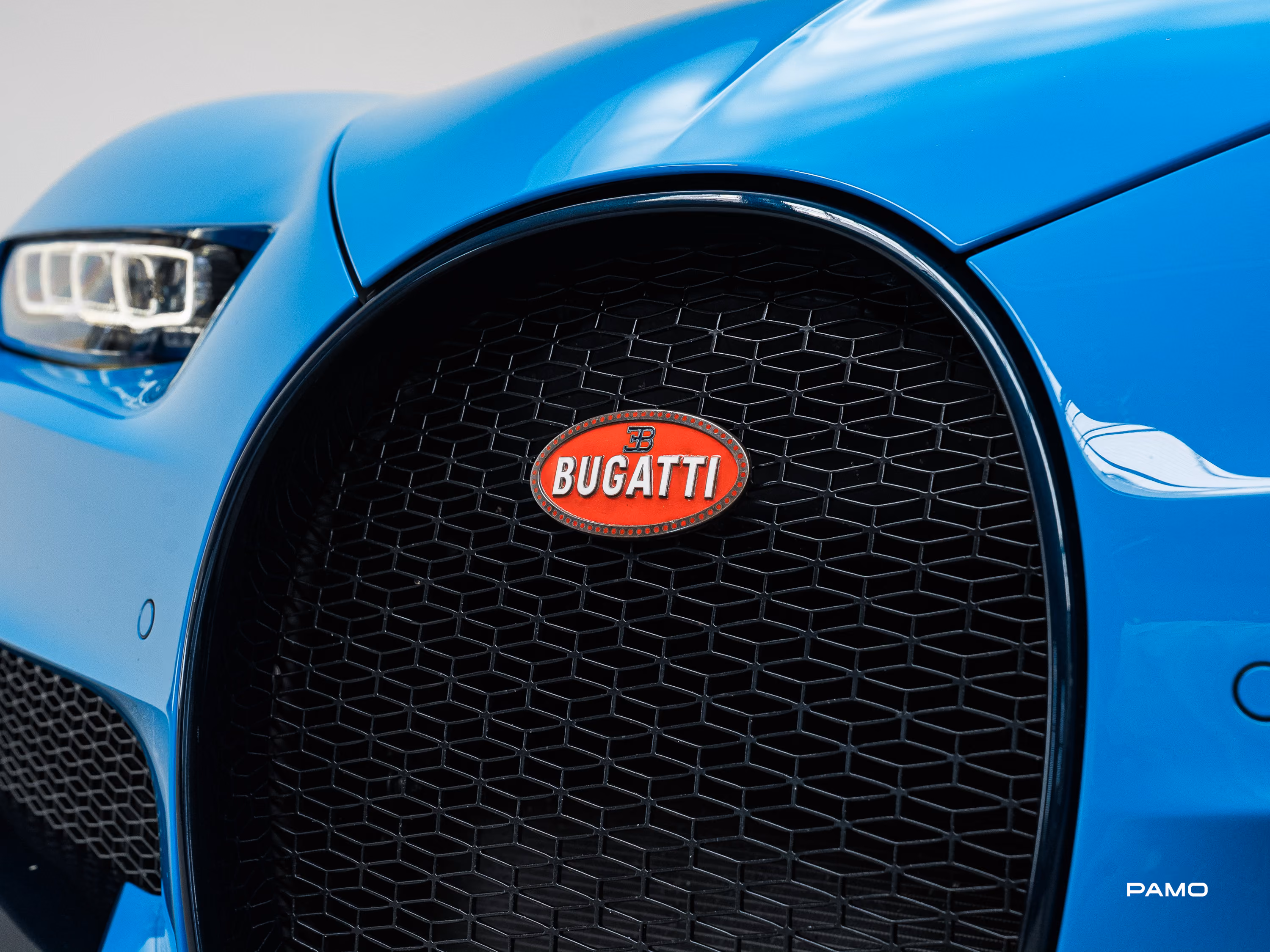 1567_Bugatti_Chiron_blue-8.jpg