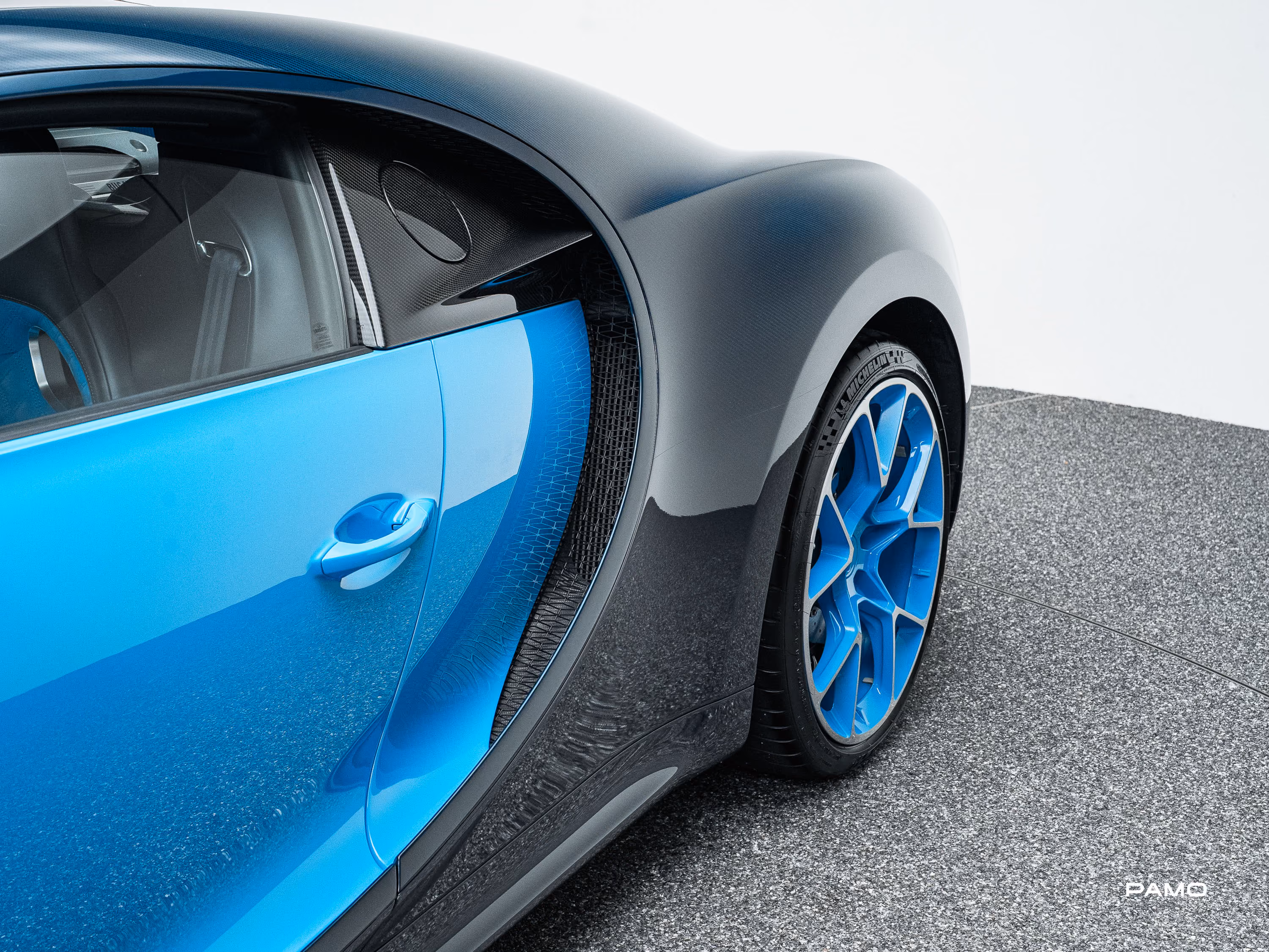 1567_Bugatti_Chiron_blue-14.jpg