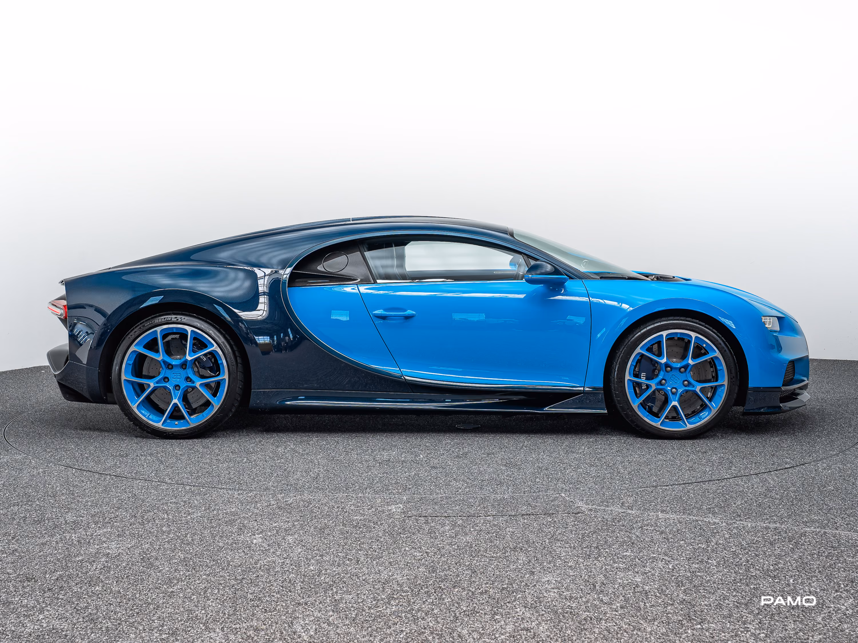 1567_Bugatti_Chiron_blue-7.jpg
