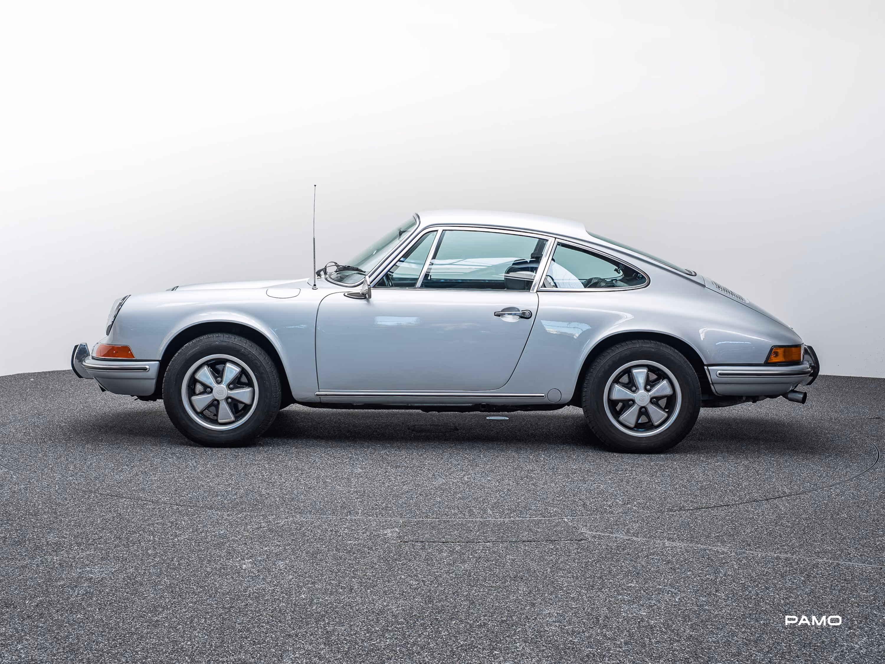 1555_Porsche_911_Urmodell_silber-3.jpg