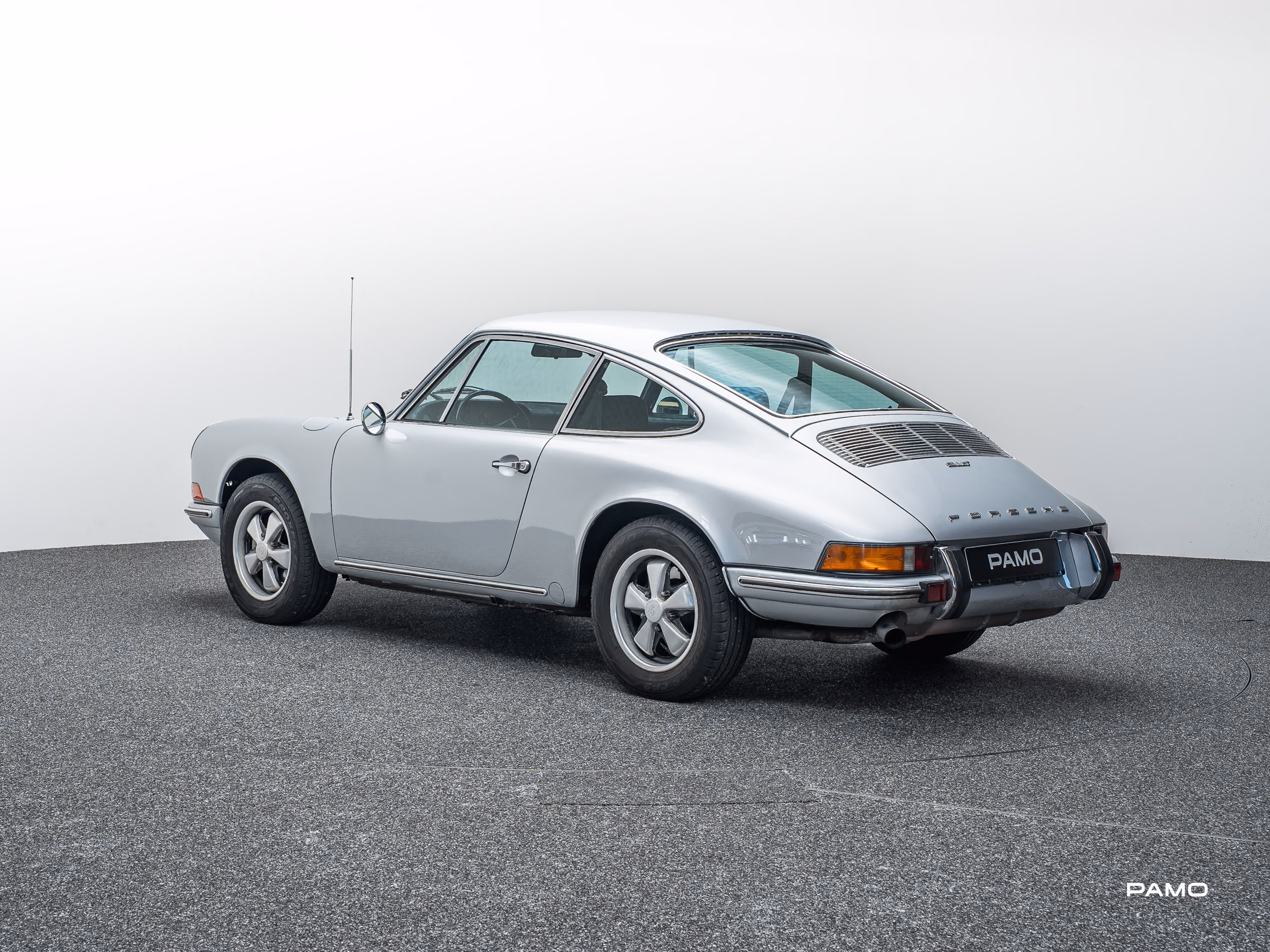 1555_Porsche_911_Urmodell_silber-4.jpg