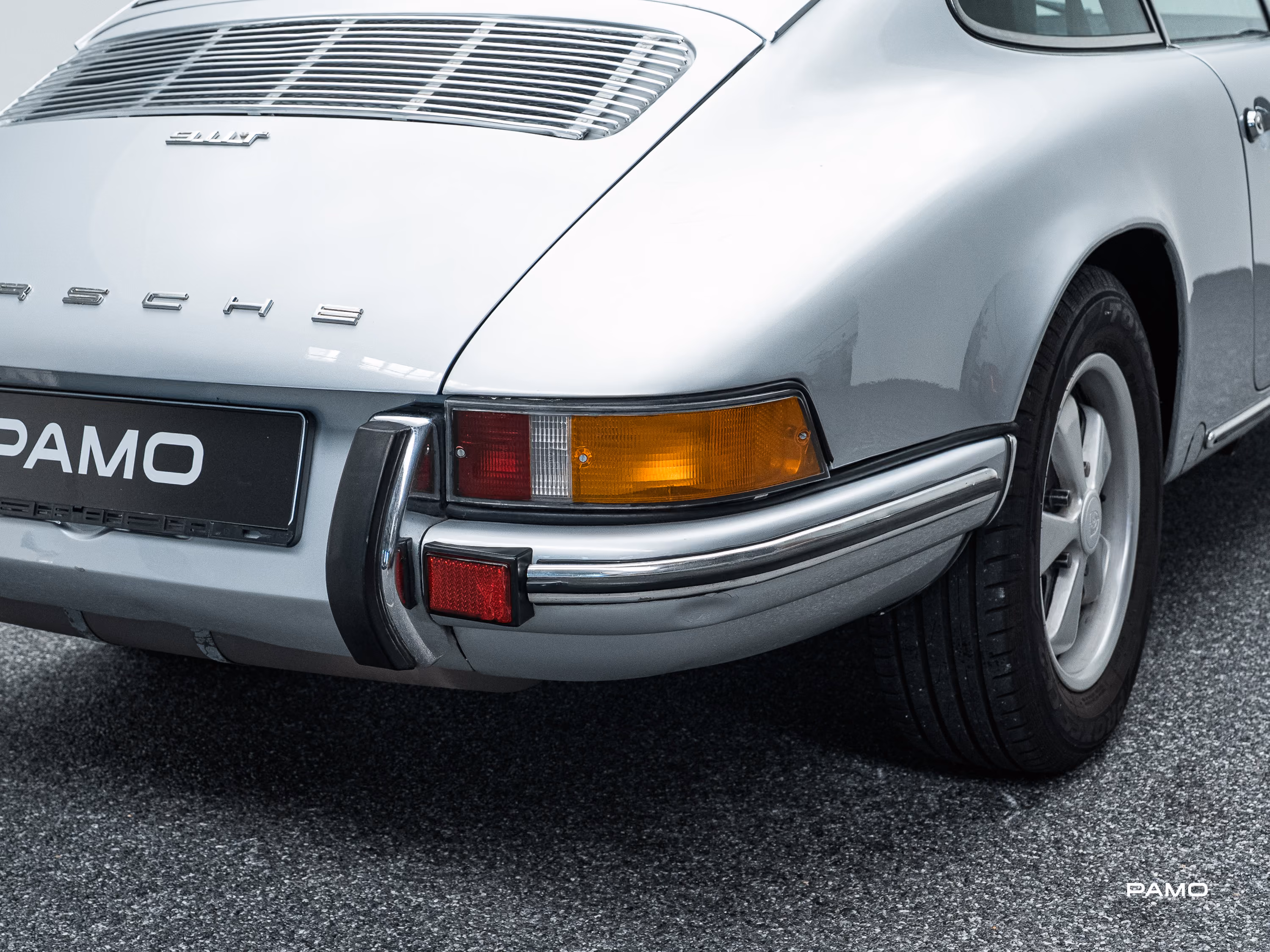 1555_Porsche_911_Urmodell_silber-24.jpg