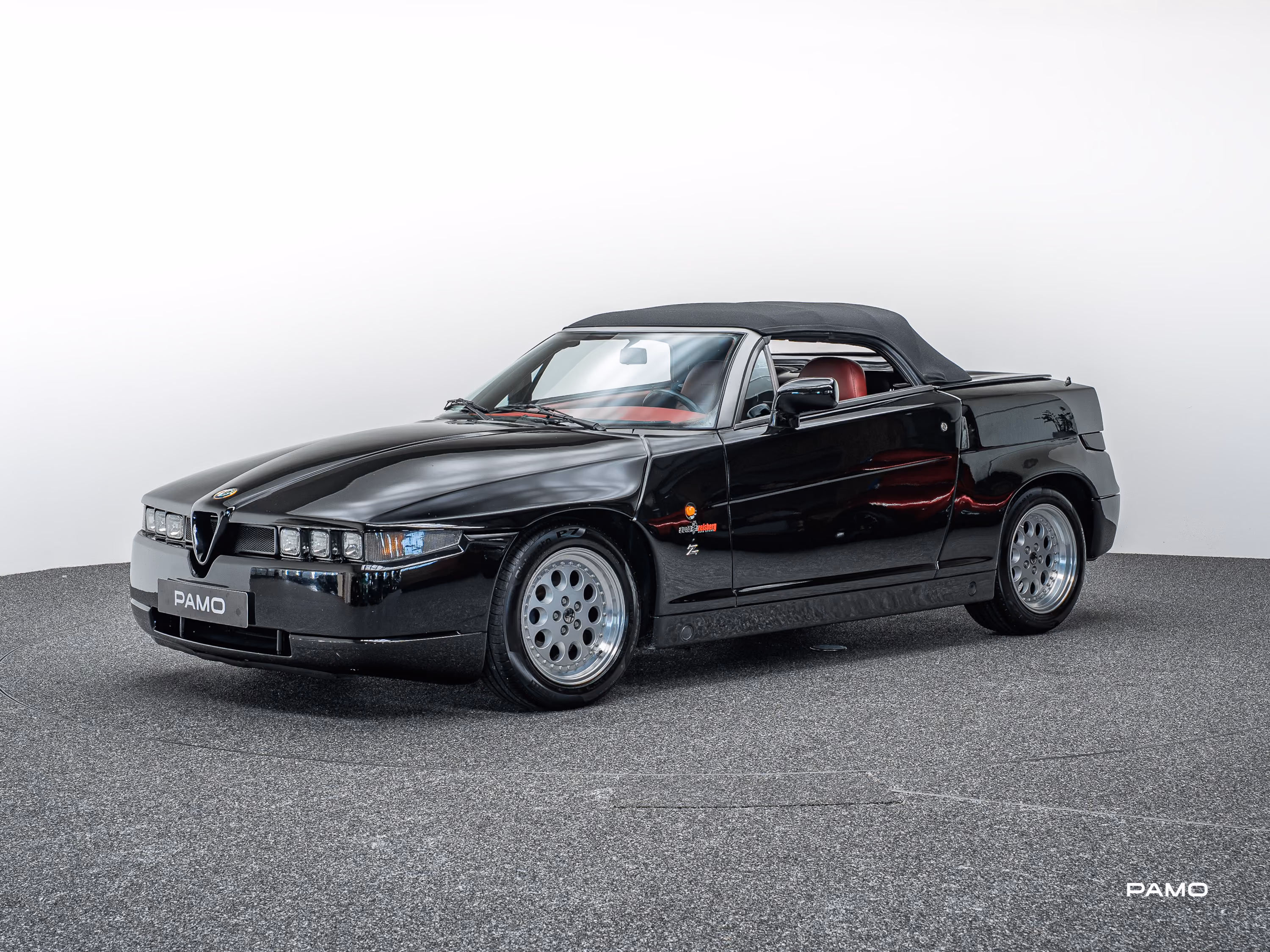 1543_Alfa_Romeo_Roadster_Zagato_RZ-2.jpg
