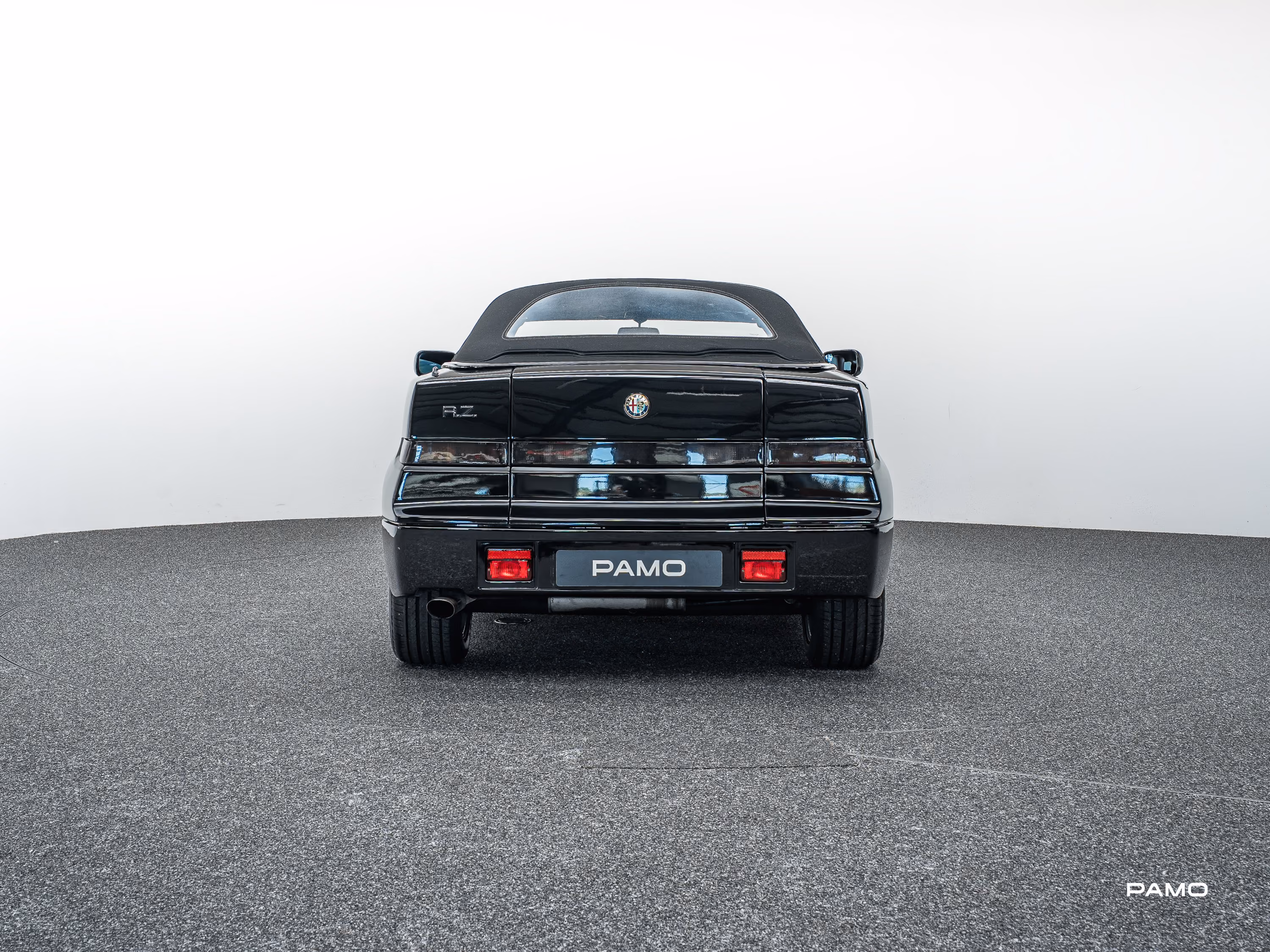 1543_Alfa_Romeo_Roadster_Zagato_RZ-6.jpg