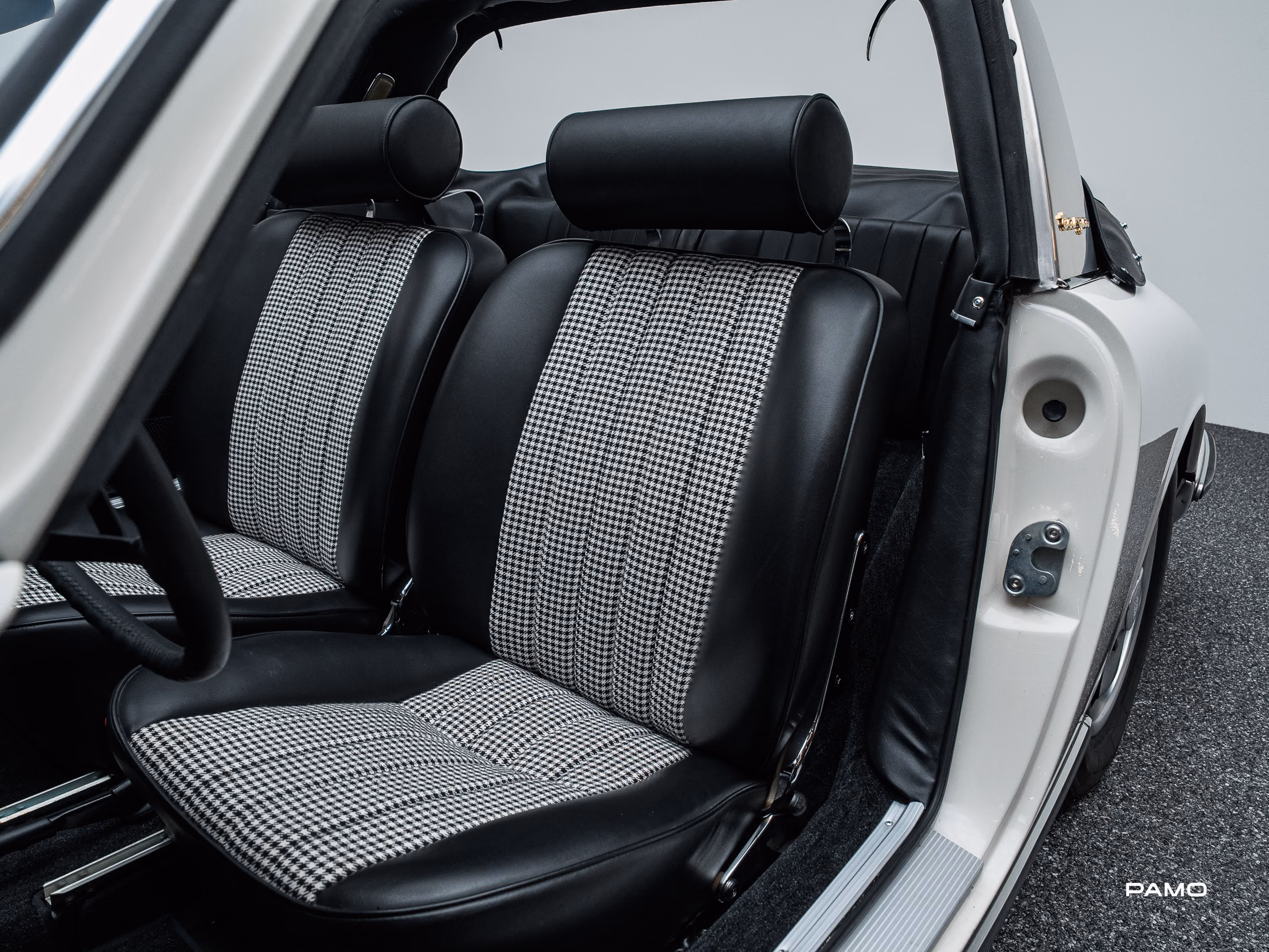 1386_Porsche 911 S Softwindow-28.jpg