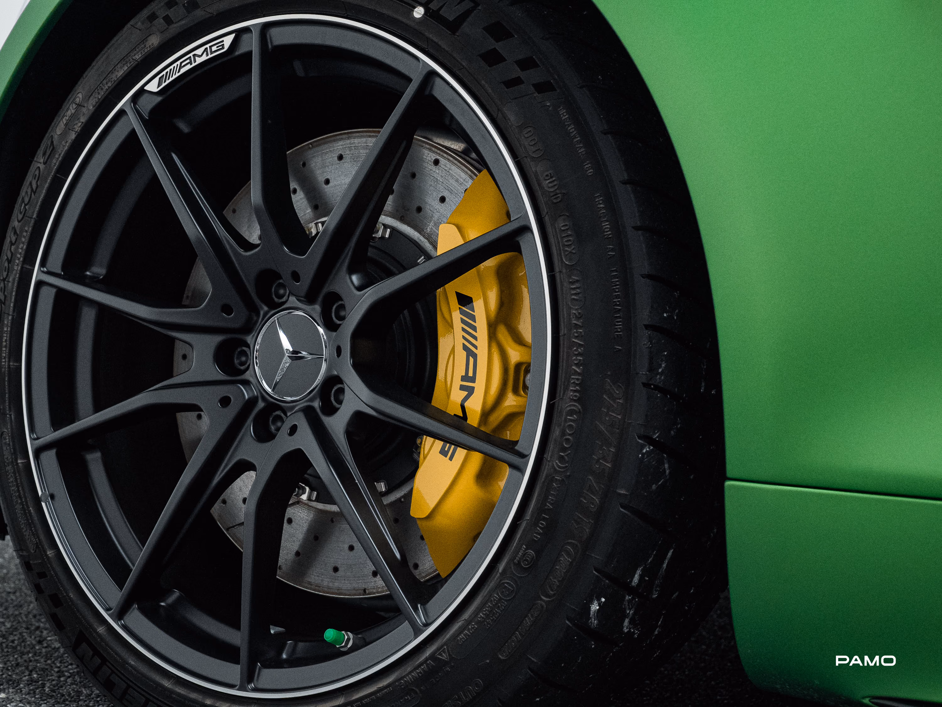 1541_Mercedes_AMG_GT_R_green-27.jpg
