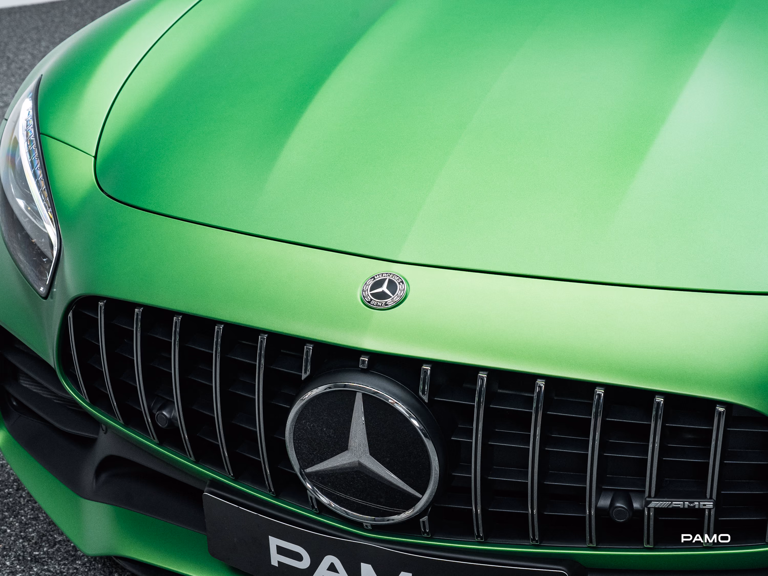 1541_Mercedes_AMG_GT_R_green-9.jpg