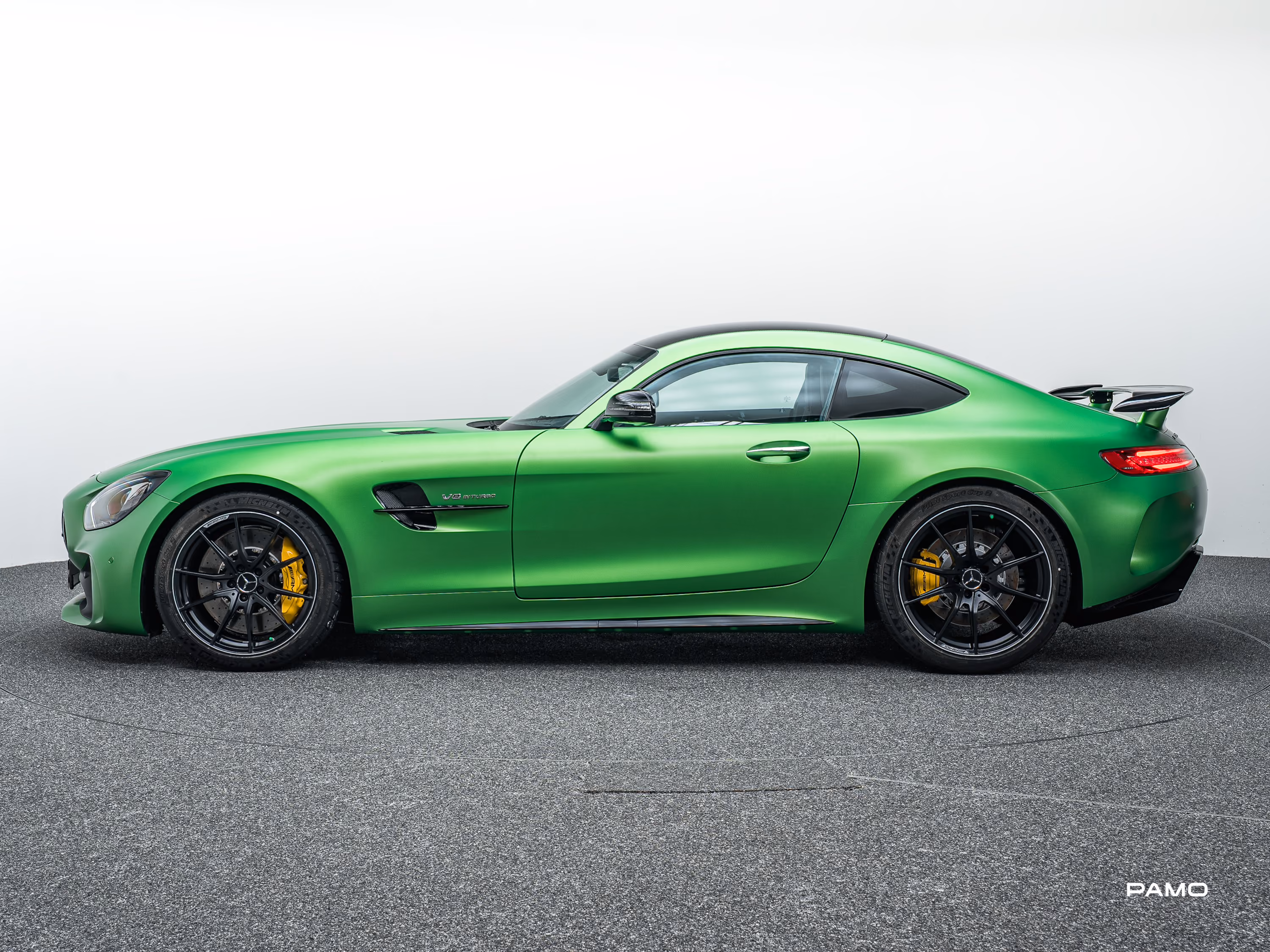 1541_Mercedes_AMG_GT_R_green-3.jpg