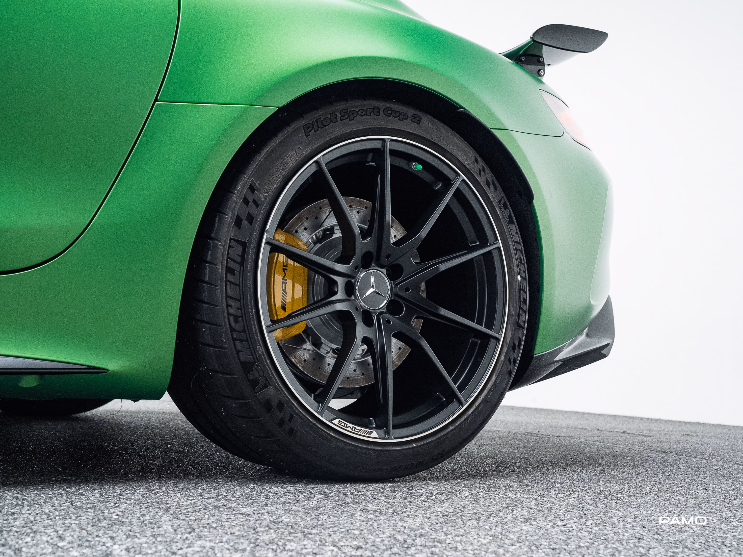 1541_Mercedes_AMG_GT_R_green-13.jpg