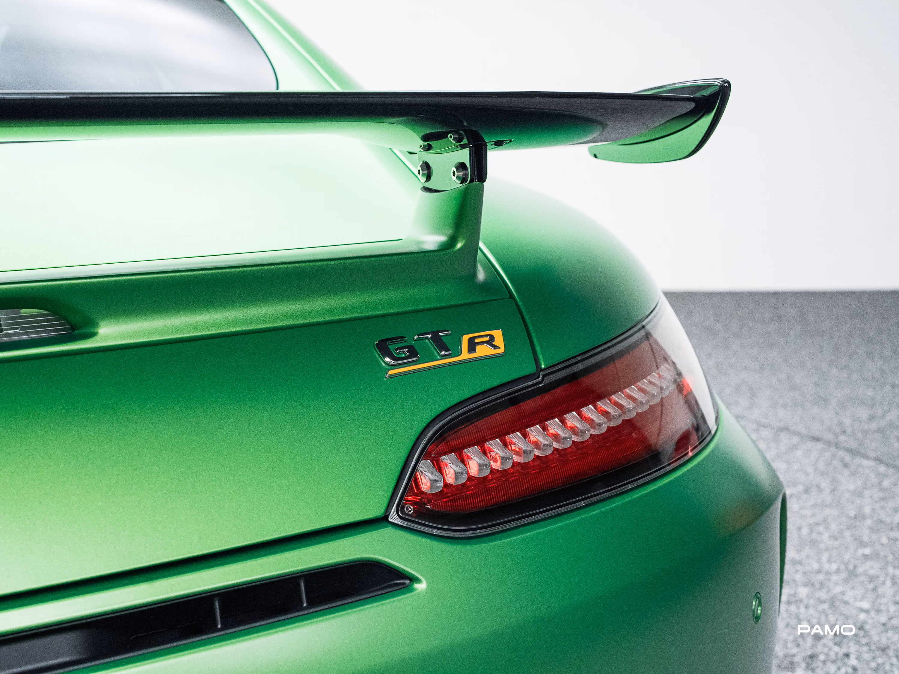 1541_Mercedes_AMG_GT_R_green-22.jpg