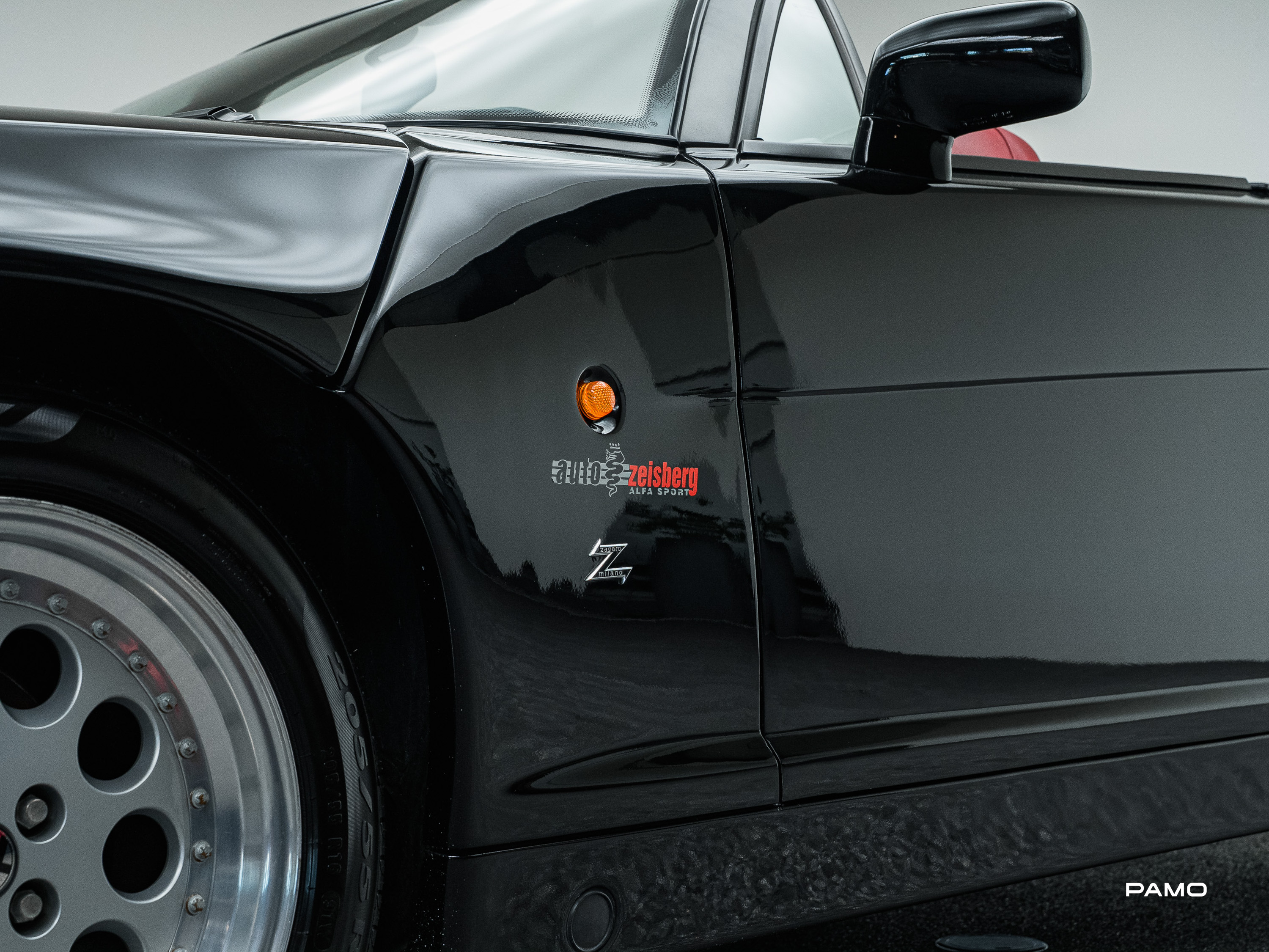 1543_Alfa_Romeo_Roadster_Zagato_RZ-20.jpg