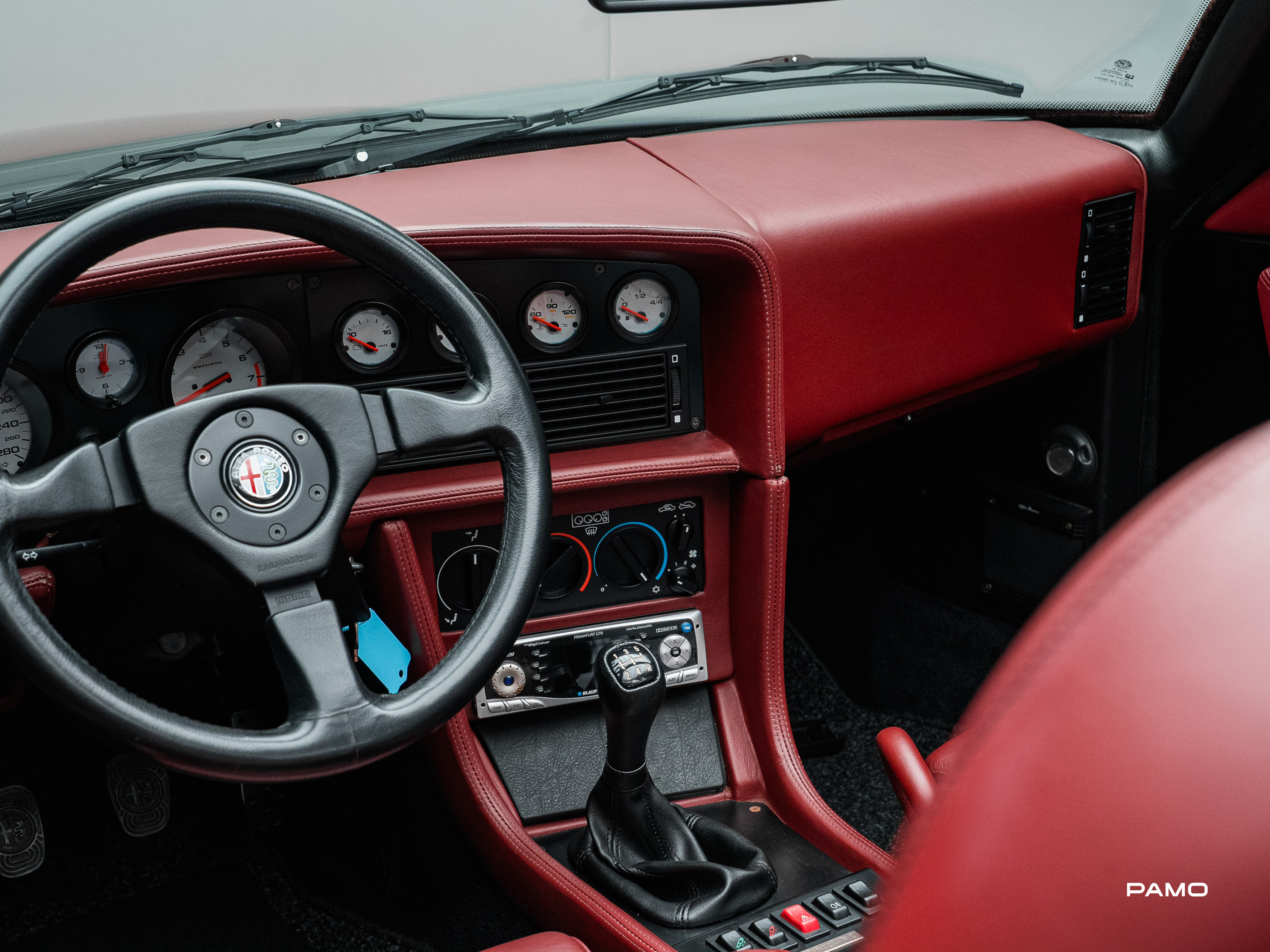 1543_Alfa_Romeo_Roadster_Zagato_RZ-31.jpg
