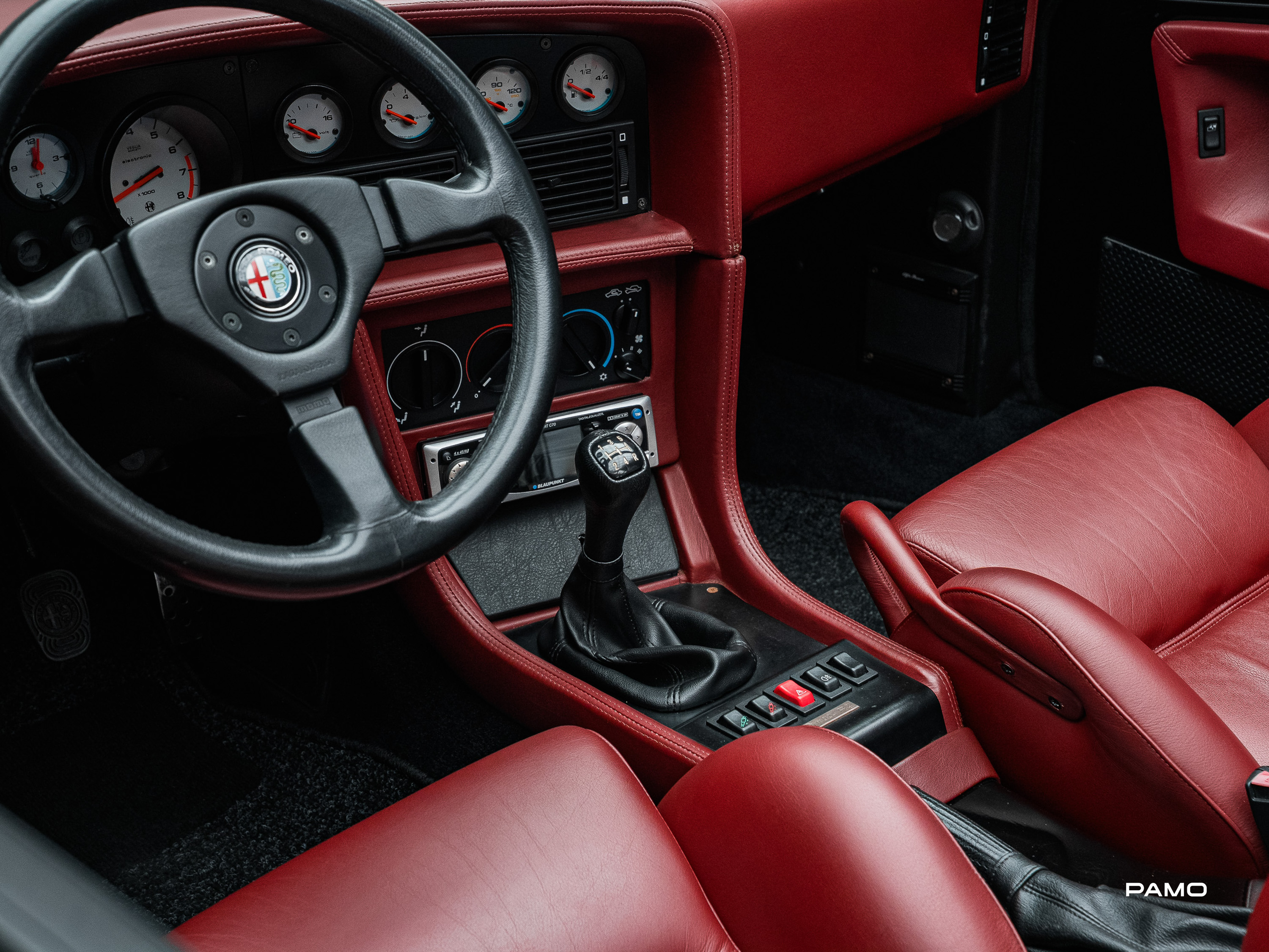 1543_Alfa_Romeo_Roadster_Zagato_RZ-30.jpg