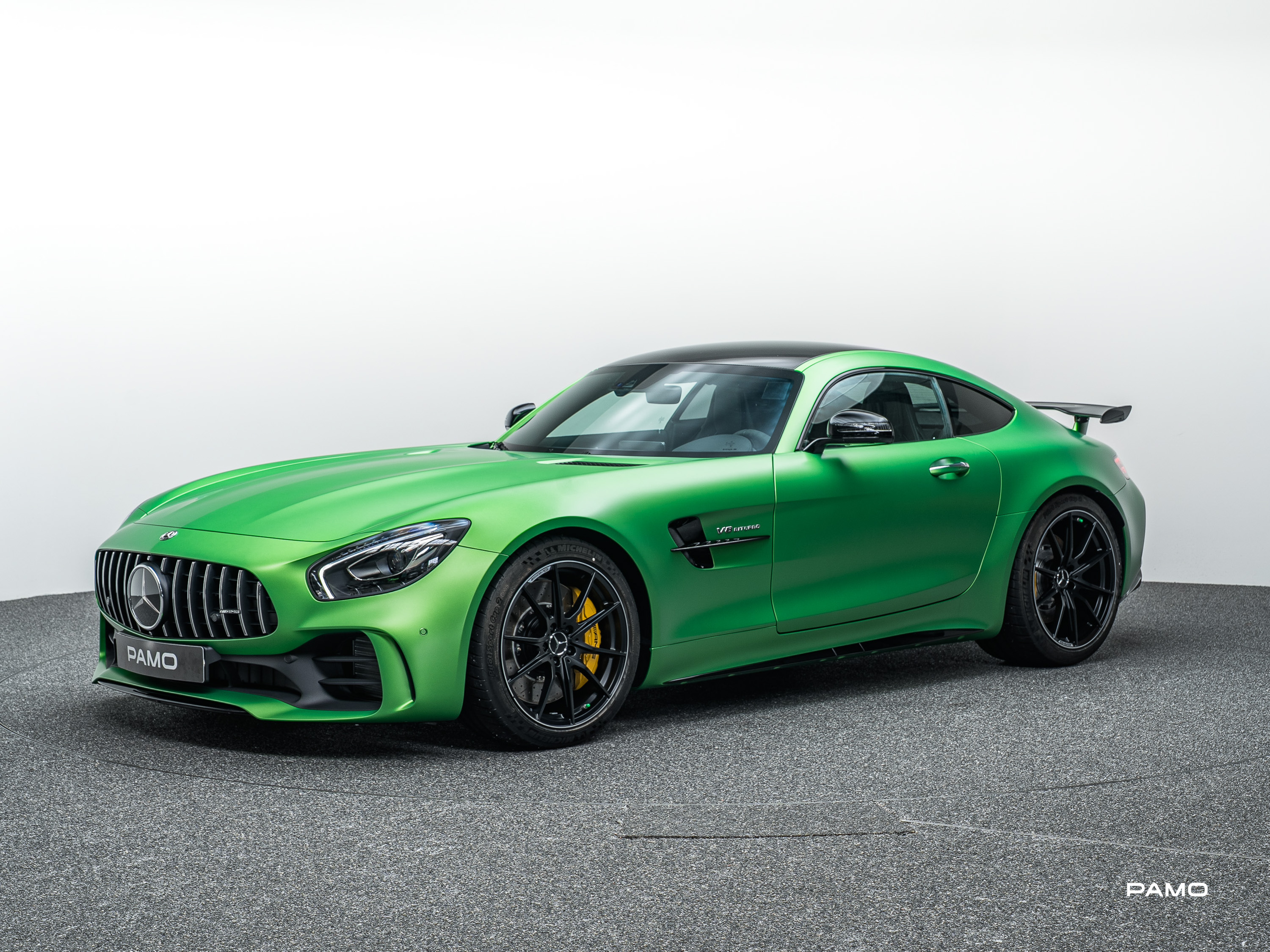1541_Mercedes_AMG_GT_R_green-2.jpg