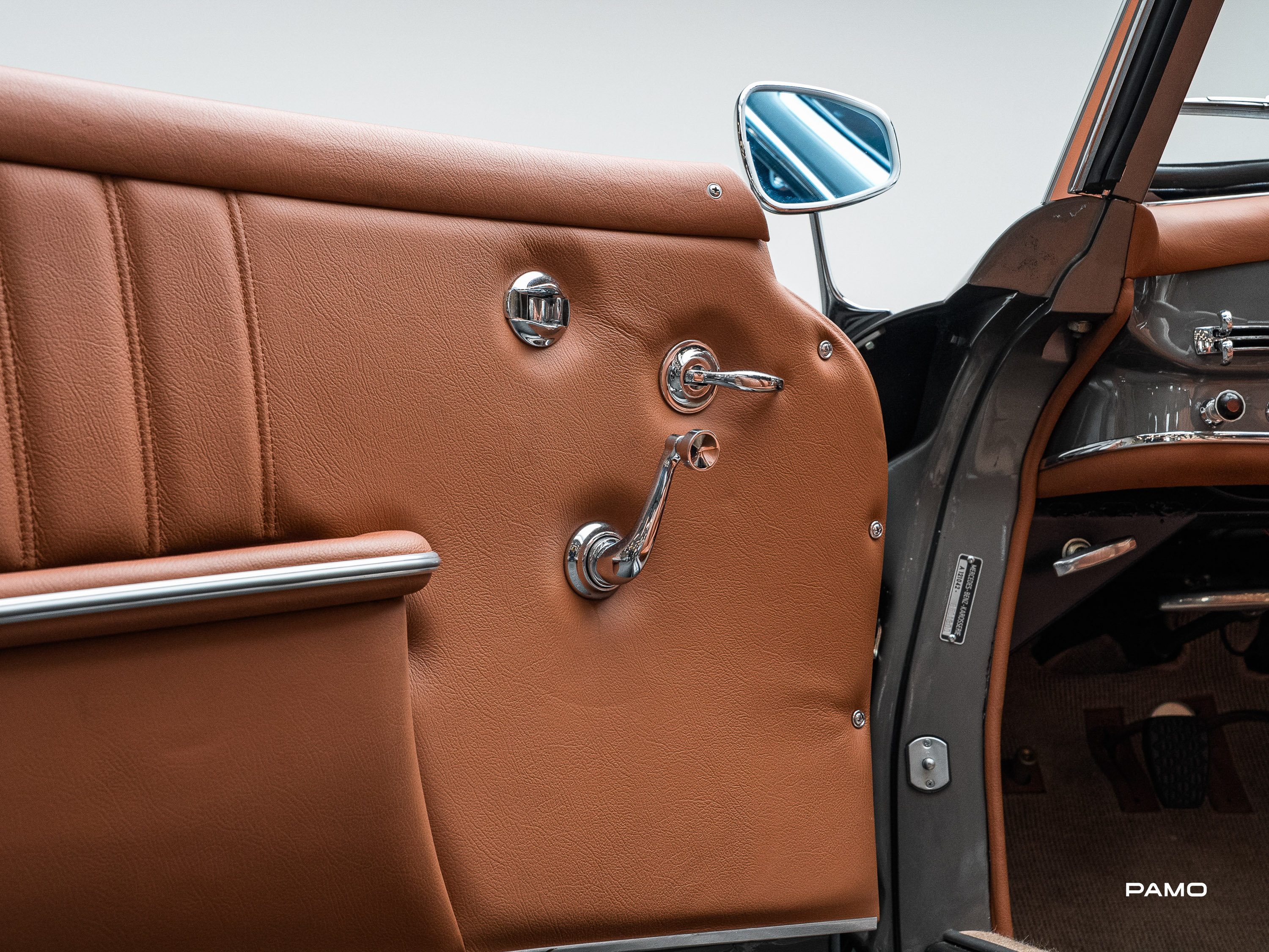 1249_Mercedes_Benz_190_SL-32.jpg