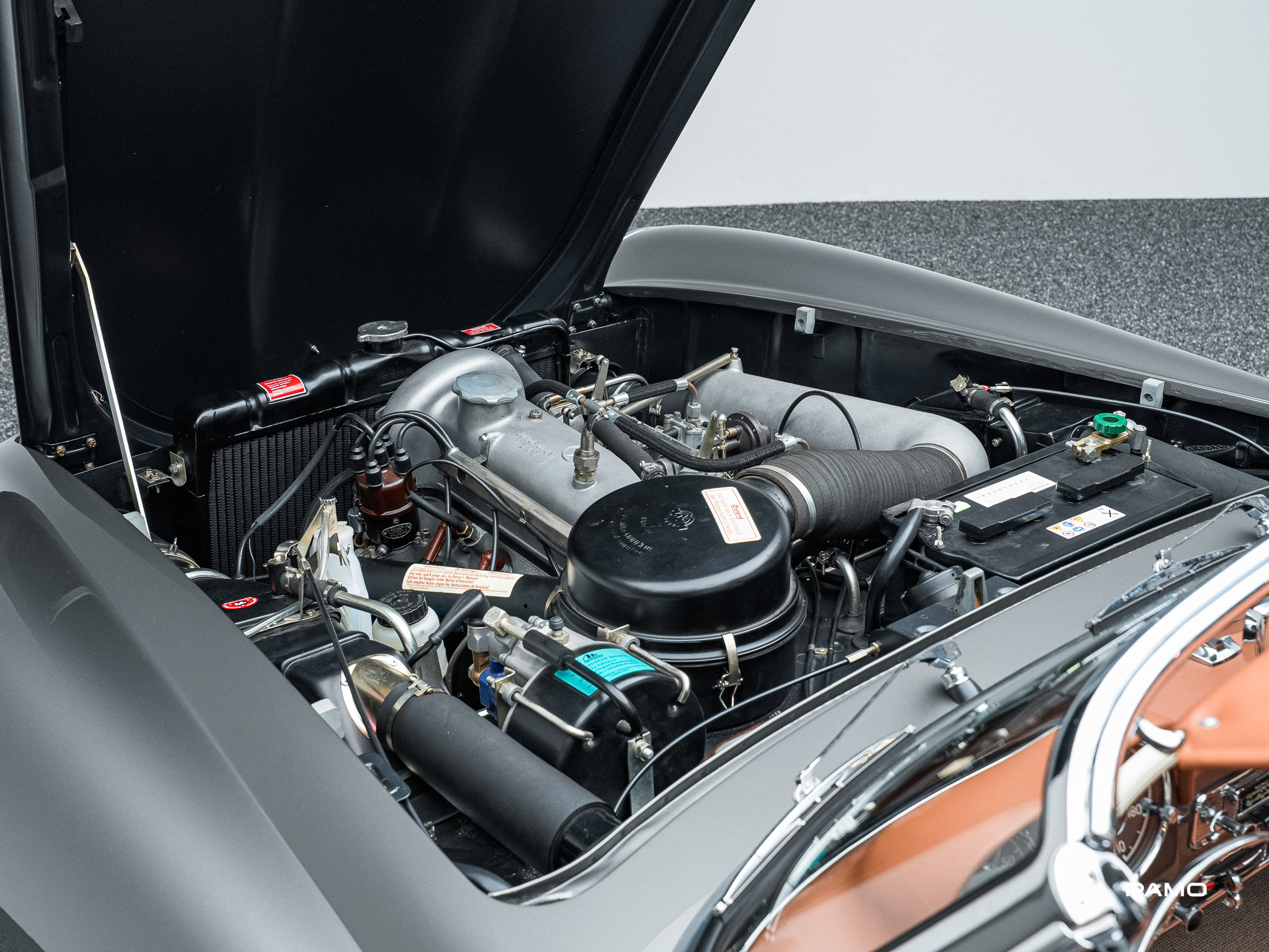 1249_Mercedes_Benz_190_SL-35.jpg