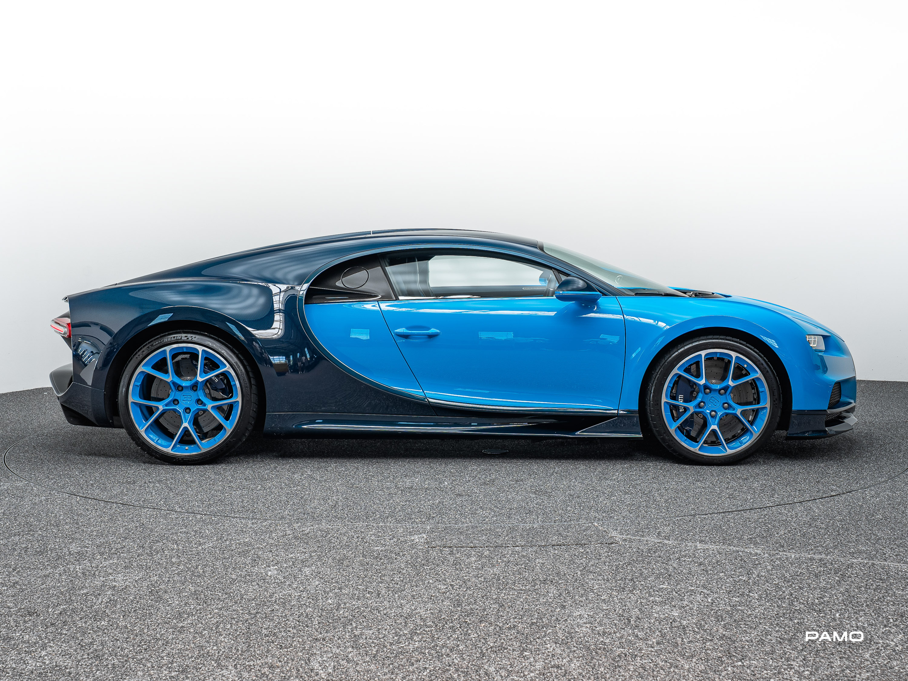 1567_Bugatti_Chiron_blue-7.jpg