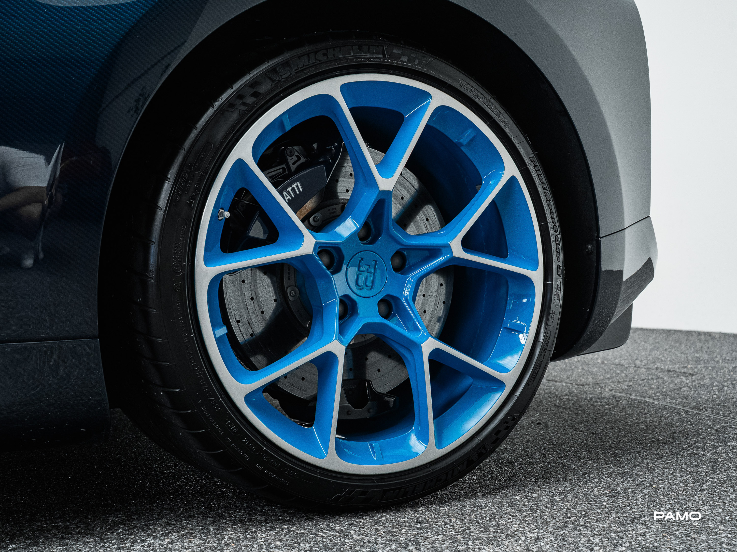 1567_Bugatti_Chiron_blue-15.jpg