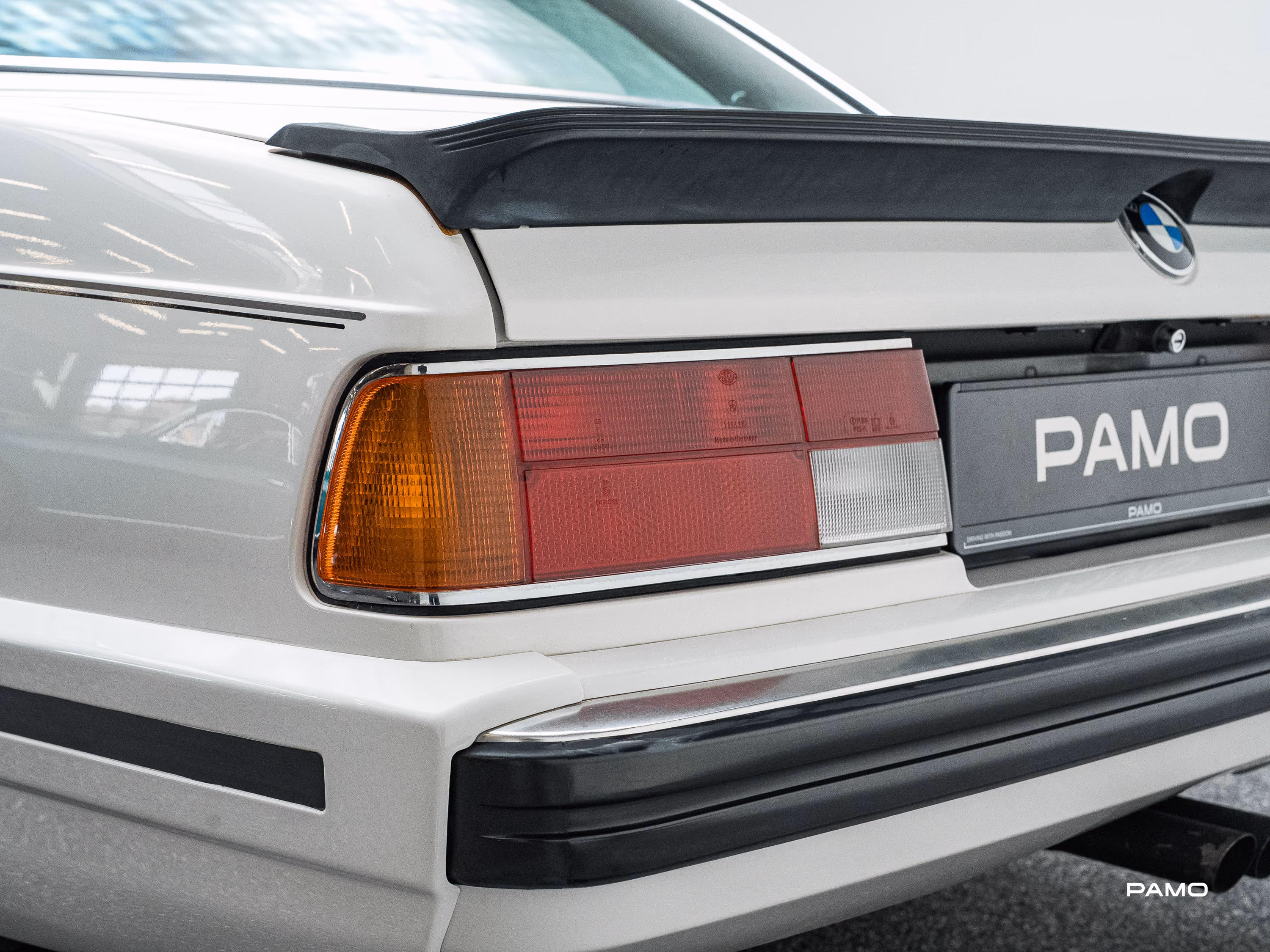 1596_BMW_635_white-24.jpg