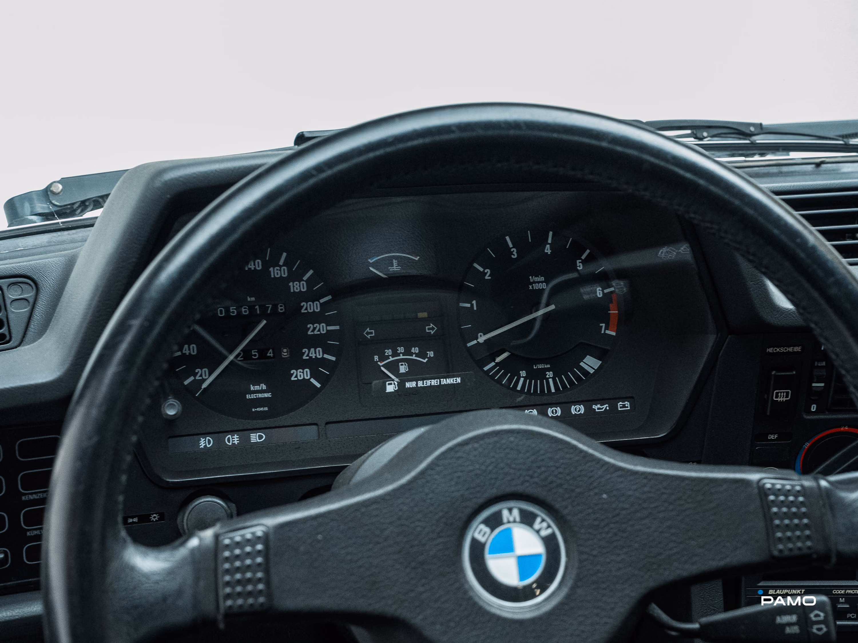 1596_BMW_635_white-32.jpg