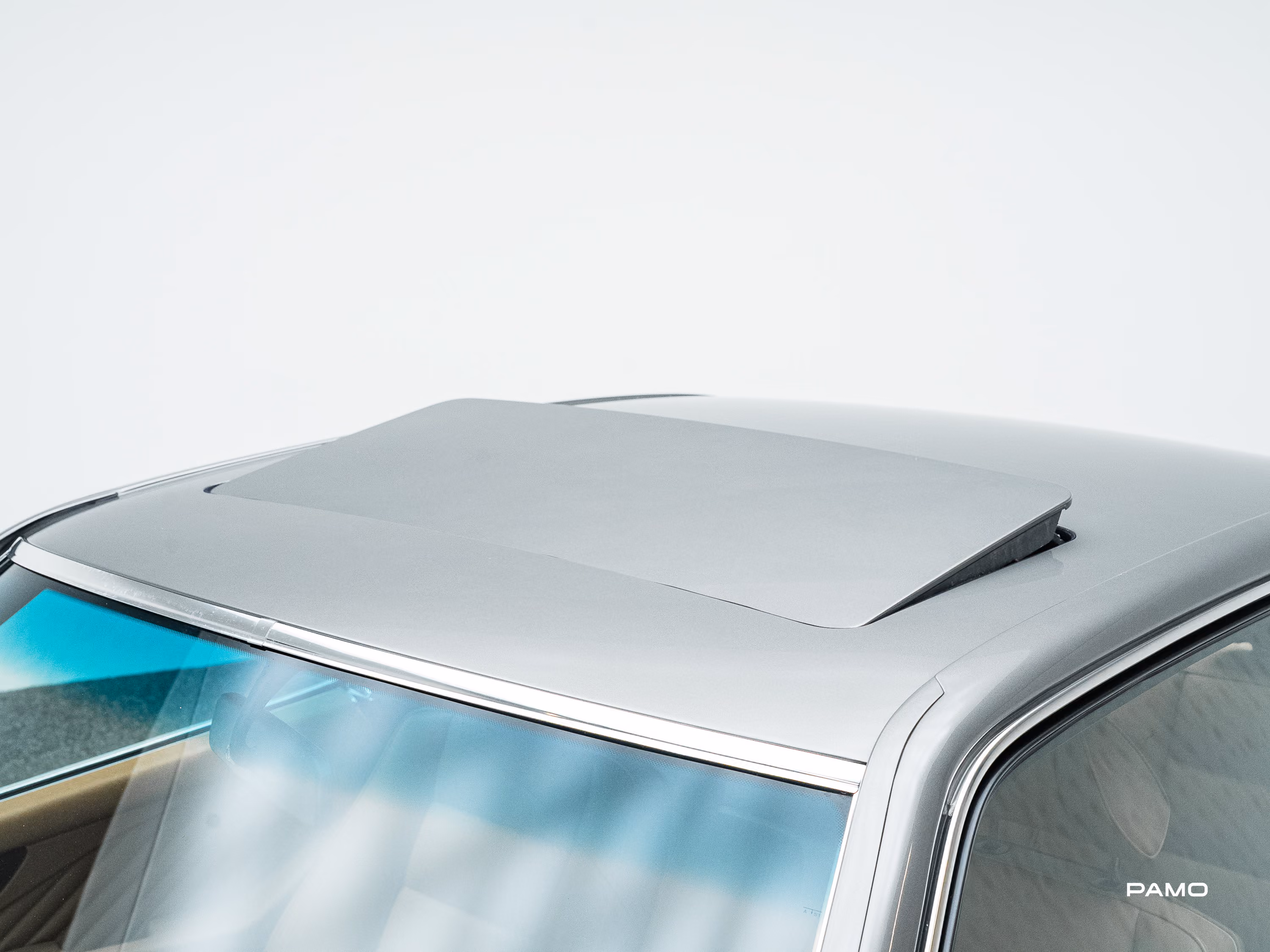 1611_Mercedes_Benz_560_SEC-13.jpg