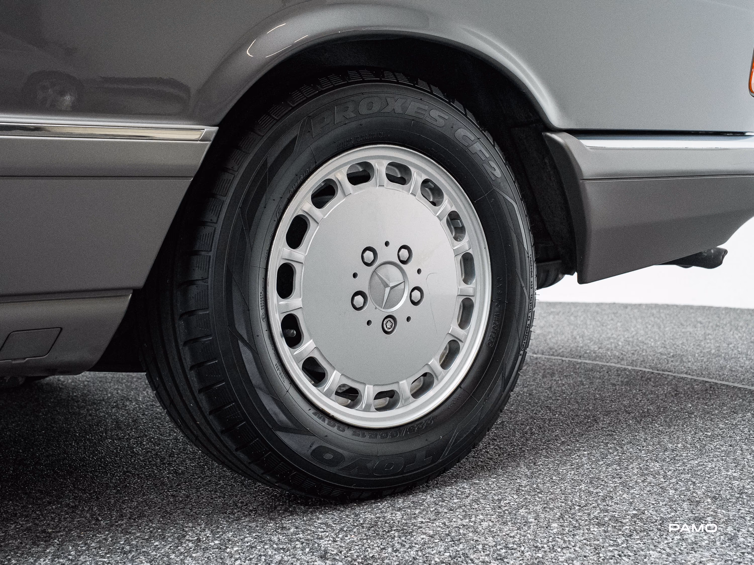 1611_Mercedes_Benz_560_SEC-15.jpg