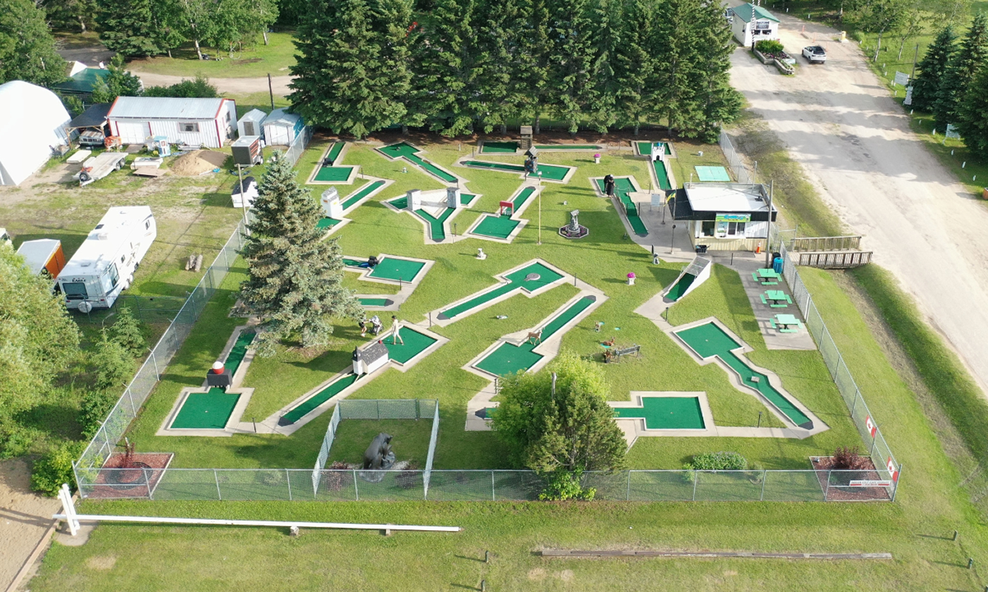 Gobbles Putt For Par Mini Golf