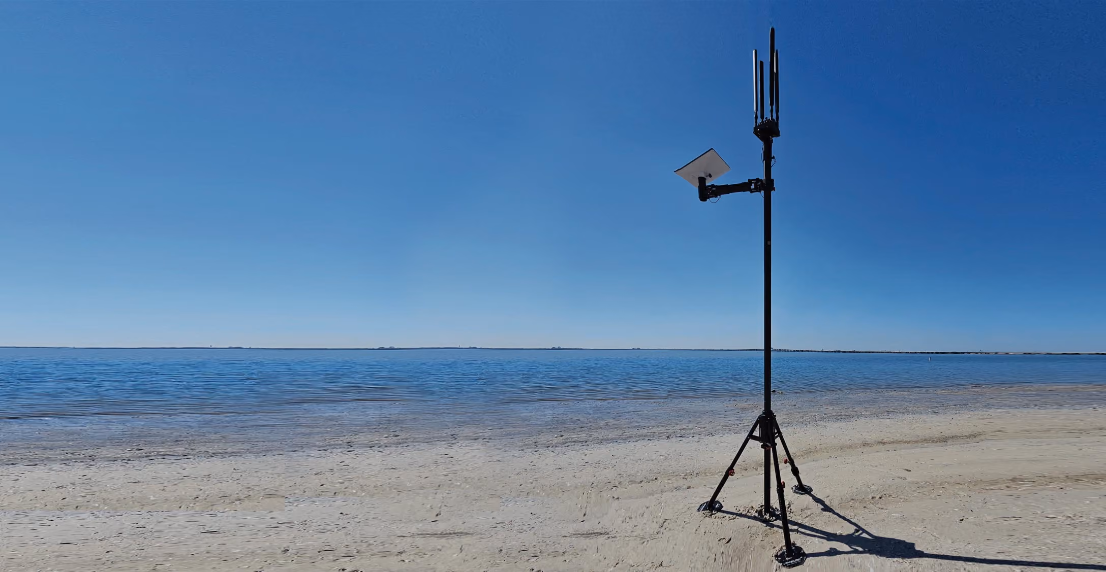 BlueSky Mast 200 Sidekick Series - AL2 tactical mast deployed in the field