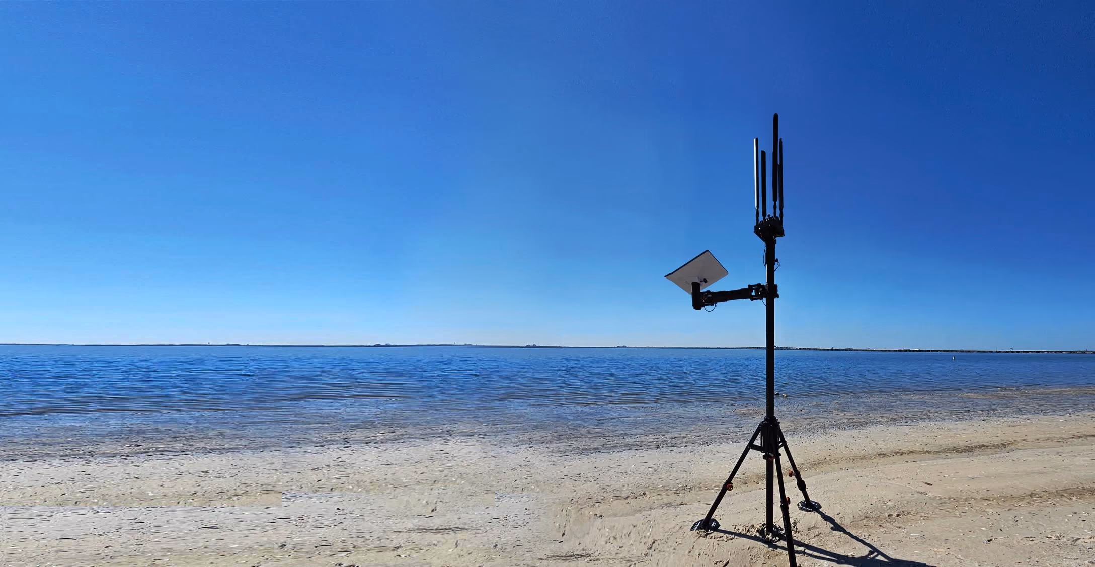 BlueSky Mast 200 Sidekick Series - AL2 tactical mast deployed in the field