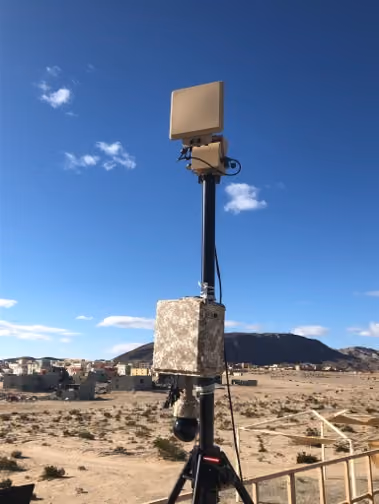 BlueSky Mast 350 Lift Series with Cambium Networks PTP 700 point-to-point radio, deployed in the field, tactical communications application
