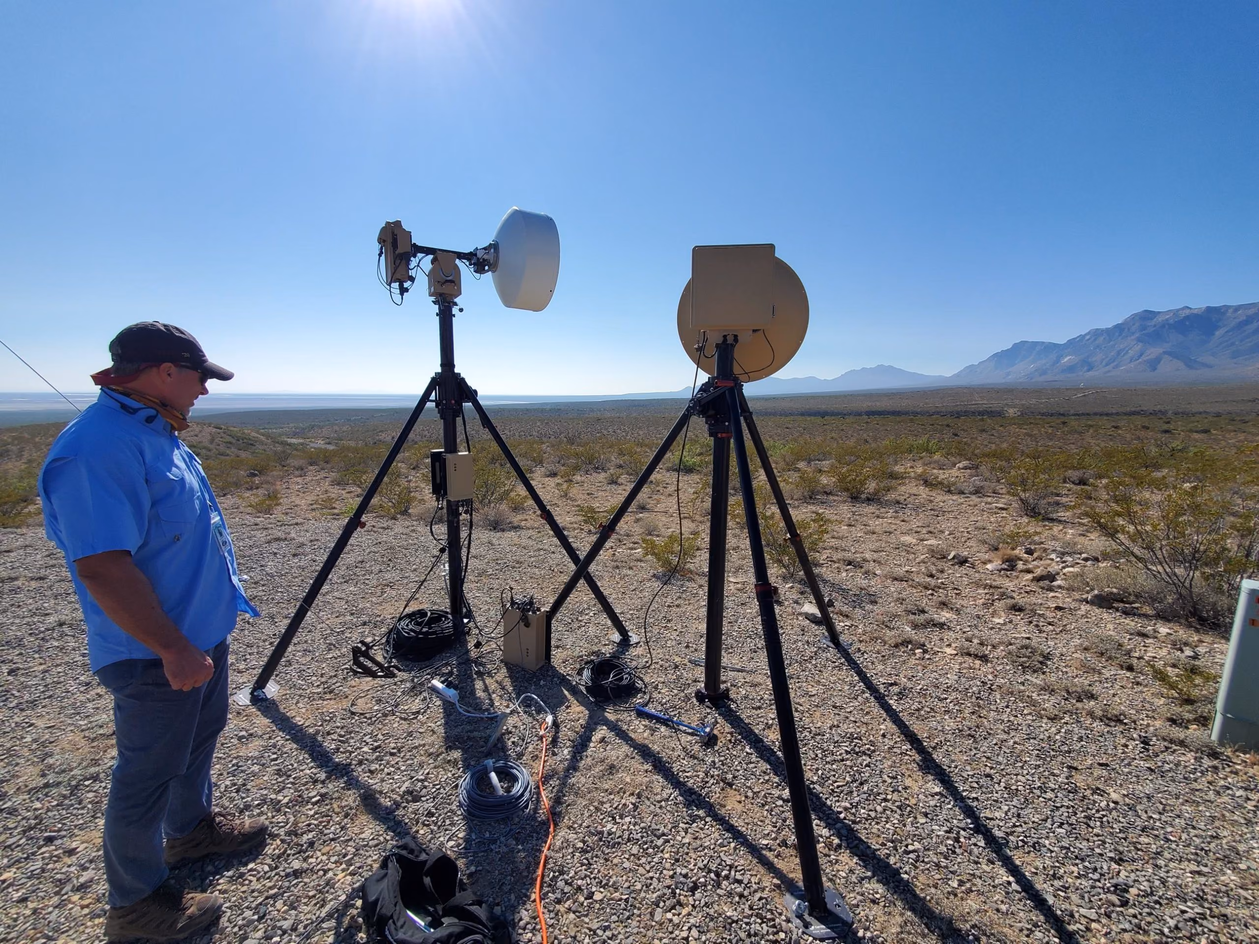 BlueSky Mast 350 Lift Series with Cambium Networks PTP 700 point-to-point radio, deployed in the field, tactical communications application