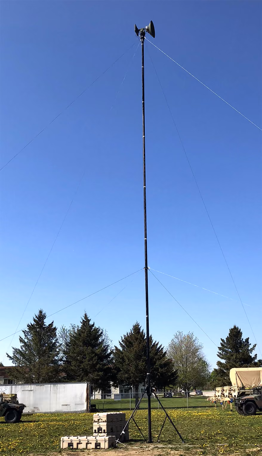 BlueSky Mast 350 Lift Series with Cambium Networks PTP 700 point-to-point radio, configuration diagram, tactical communications application