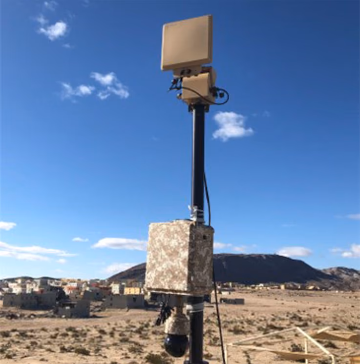 BlueSky Mast 350 Lift Series with Cambium Networks PTP 700 point-to-point radio, configuration diagram, tactical communications application