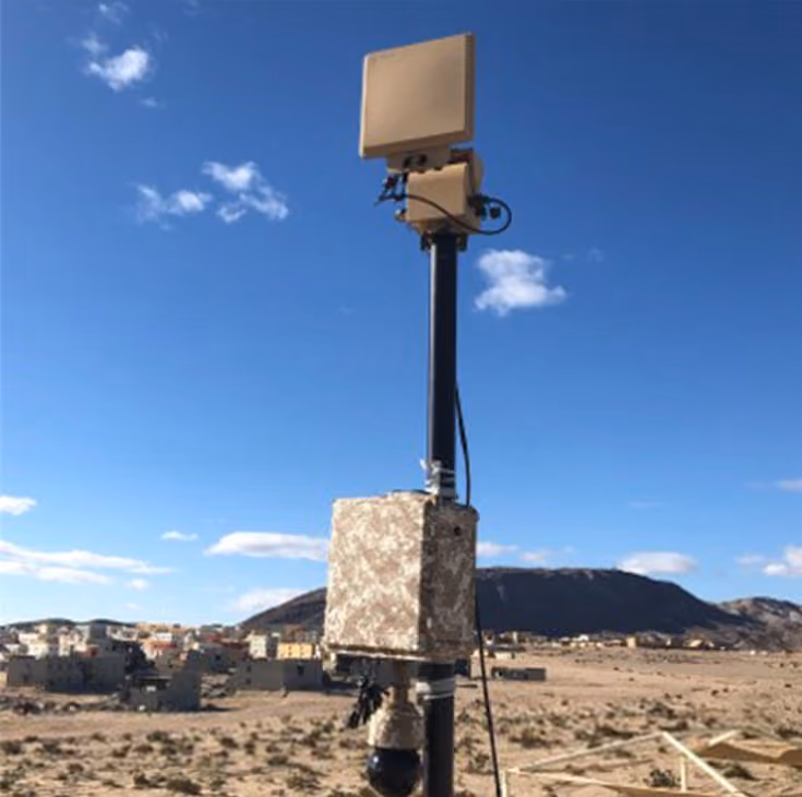 BlueSky Mast 350 Lift Series with Cambium Networks PTP 700 point-to-point radio, configuration diagram, tactical communications application