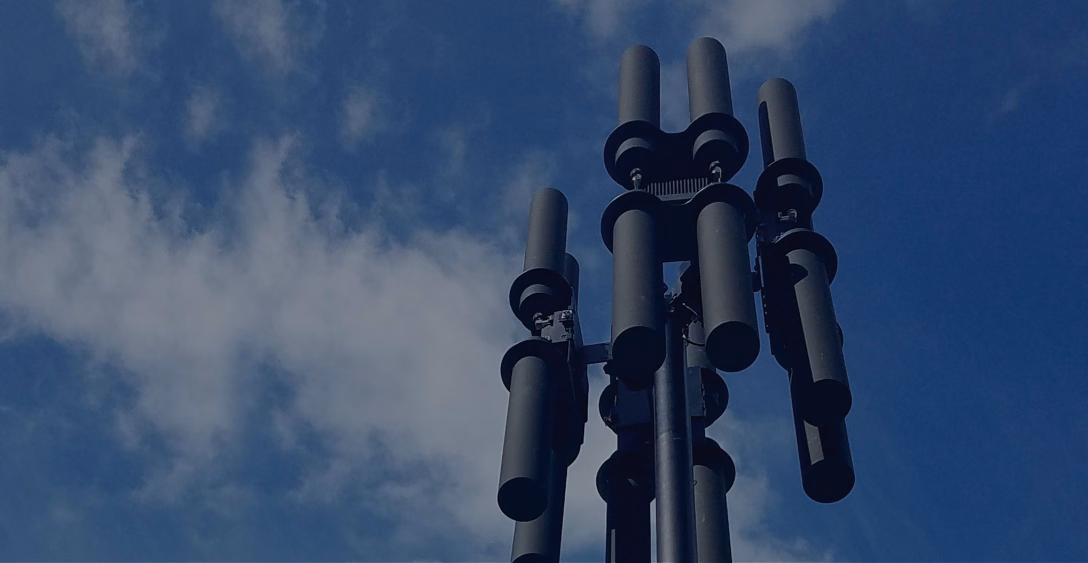 BlueSky Mast 350 Lift Series with Silvus Technologies StreamCaster MANET radio kit, product image, tactical communications application