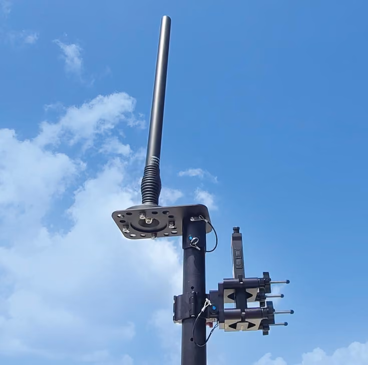 BlueSky Mast 200 Standard Series - AL1 with TrellisWare tactical radio, configuration diagram, tactical communications application