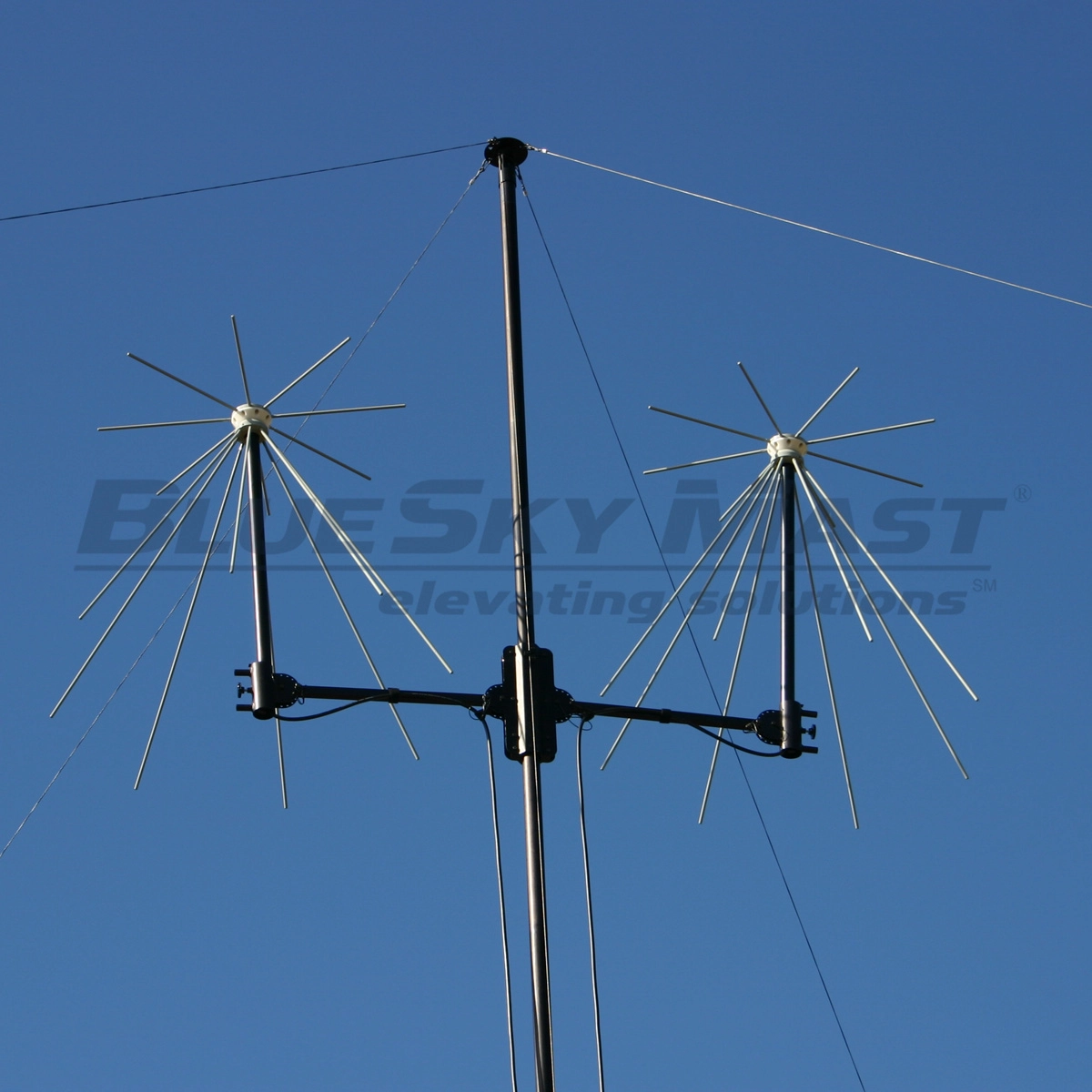 BlueSky Mast 200 Lift Series - AL2 tactical mast deployed in the field