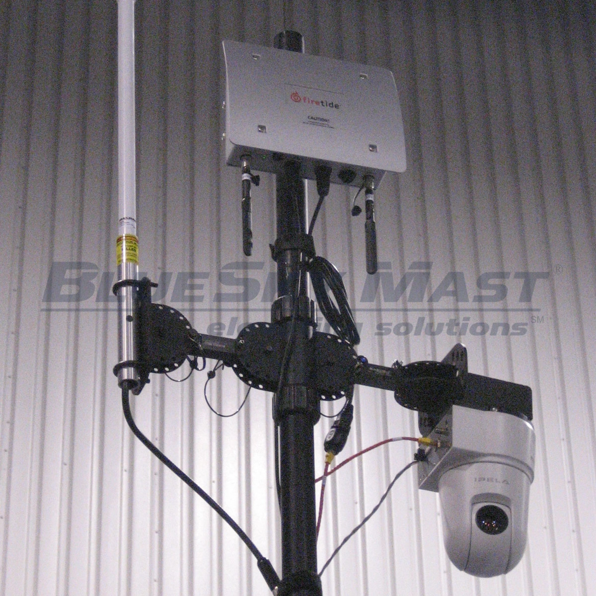 BlueSky Mast 200 Lift Series - AL2 tactical mast deployed in the field