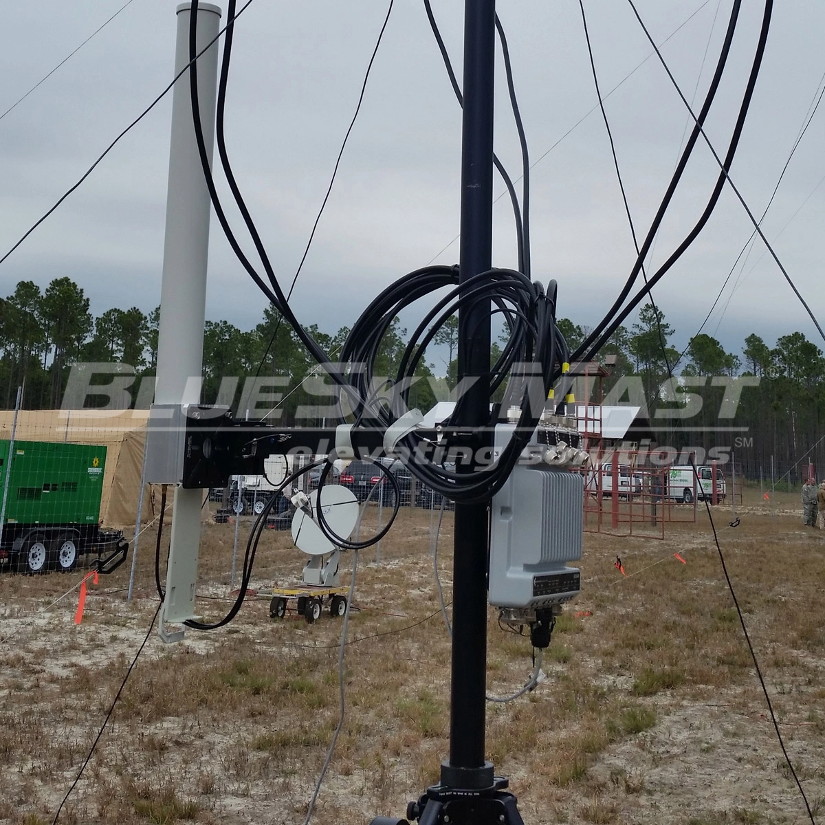 BlueSky Mast 200 Lift Series - AL2 tactical mast deployed in the field
