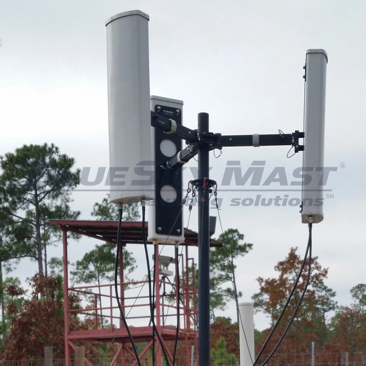 BlueSky Mast 200 Lift Series - AL2 tactical mast deployed in the field