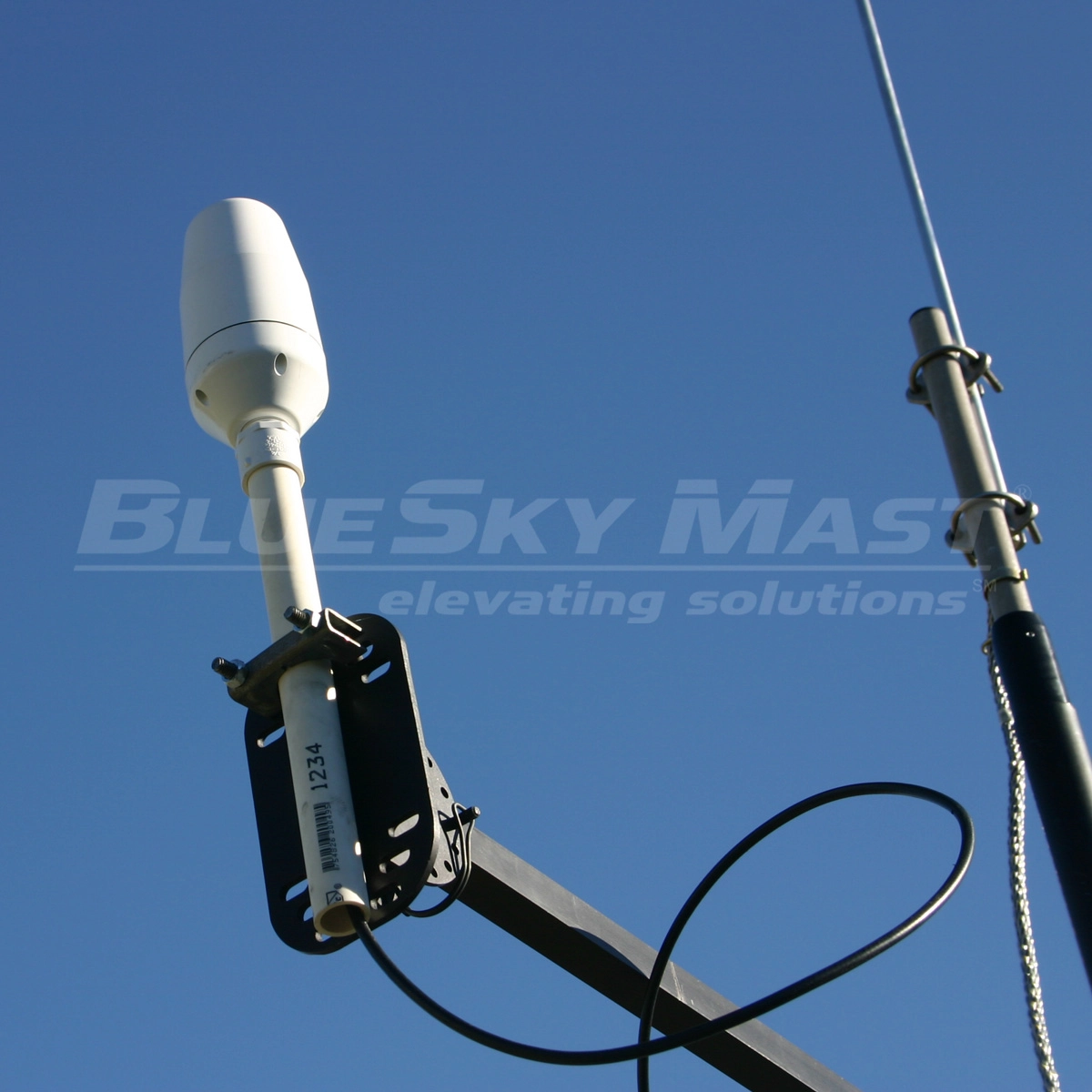 BlueSky Mast 200 Lift Series - AL2 tactical mast deployed in the field