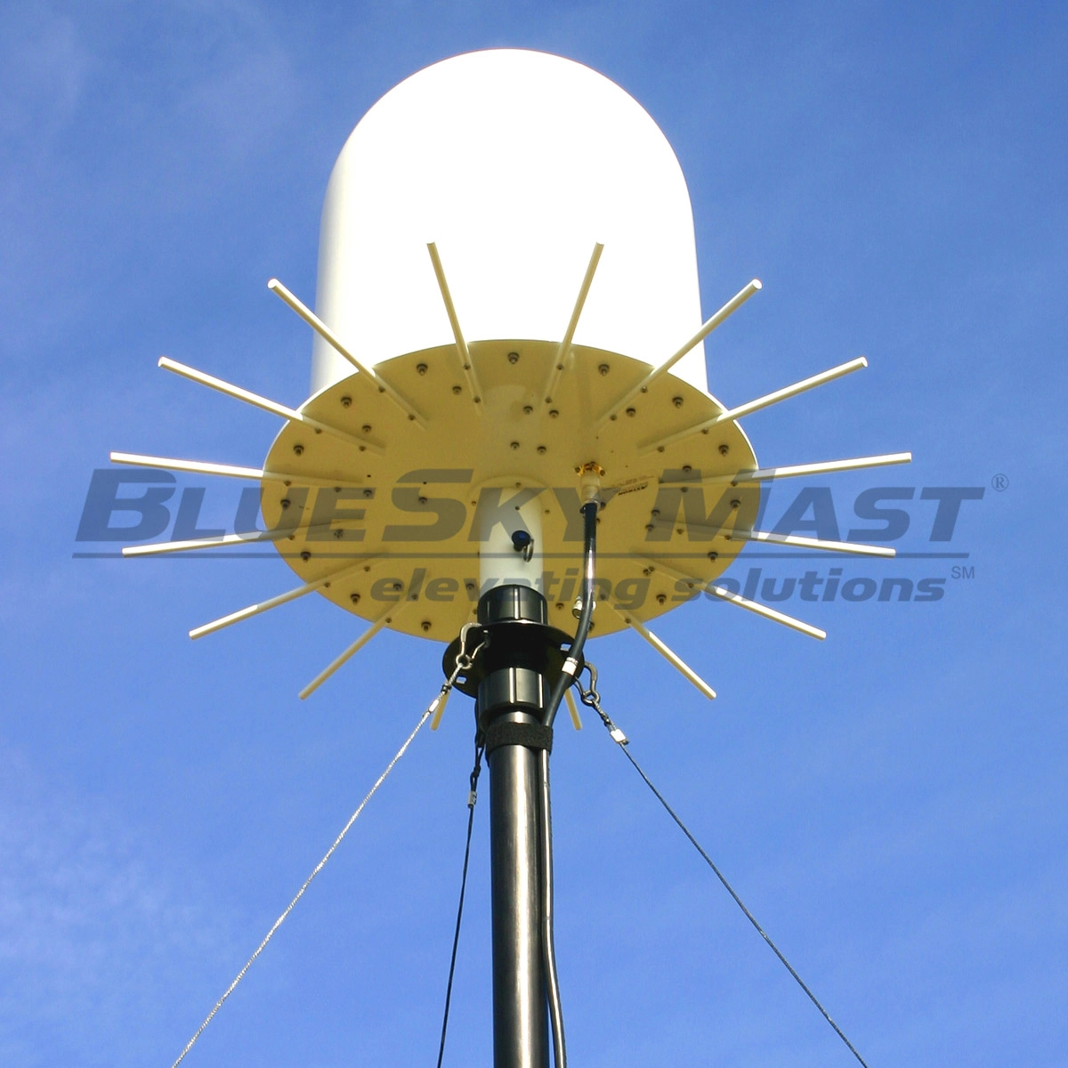 BlueSky Mast 200 Lift Series - AL2 tactical mast deployed in the field