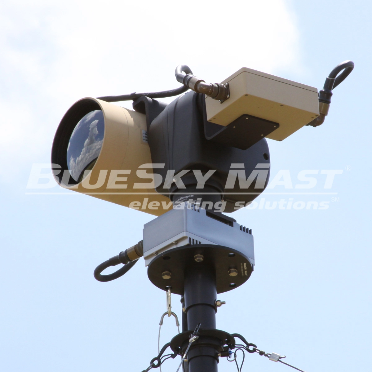 BlueSky Mast 200 Lift Series - AL2 tactical mast deployed in the field