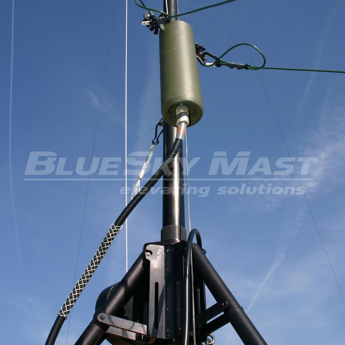BlueSky Mast 200 Lift Series - AL2 tactical mast deployed in the field