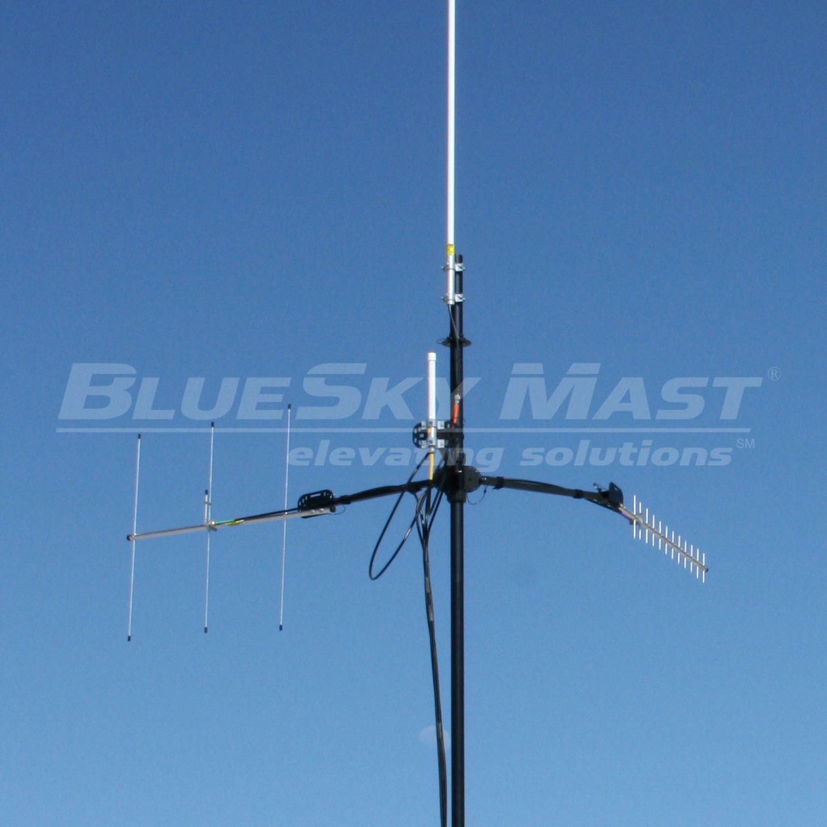 BlueSky Mast 200 Lift Series - AL2 tactical mast deployed in the field