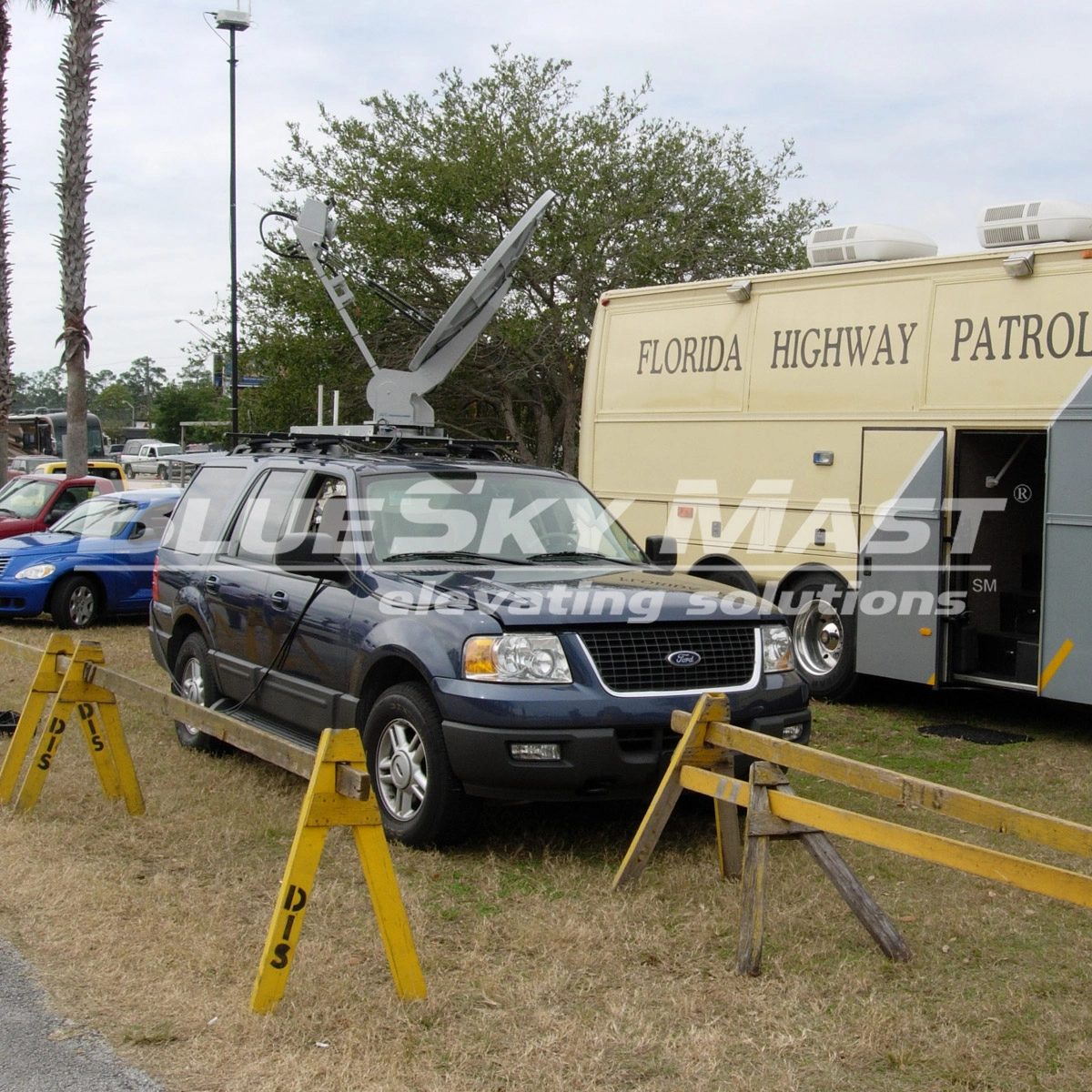 BlueSky Mast 200 Standard Series - AL2 tactical mast deployed in the field